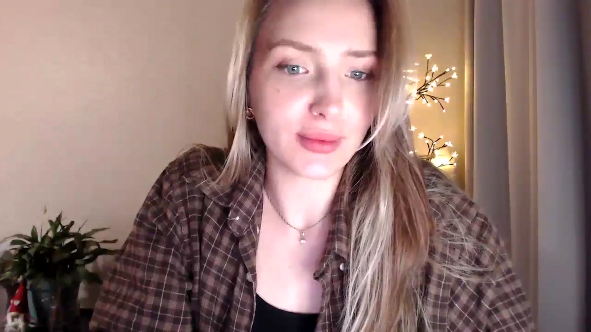 Gallery image thumbnail from My_Diana's myfreecams stream on, 06/23/2025, 22:32 image 3 of 20