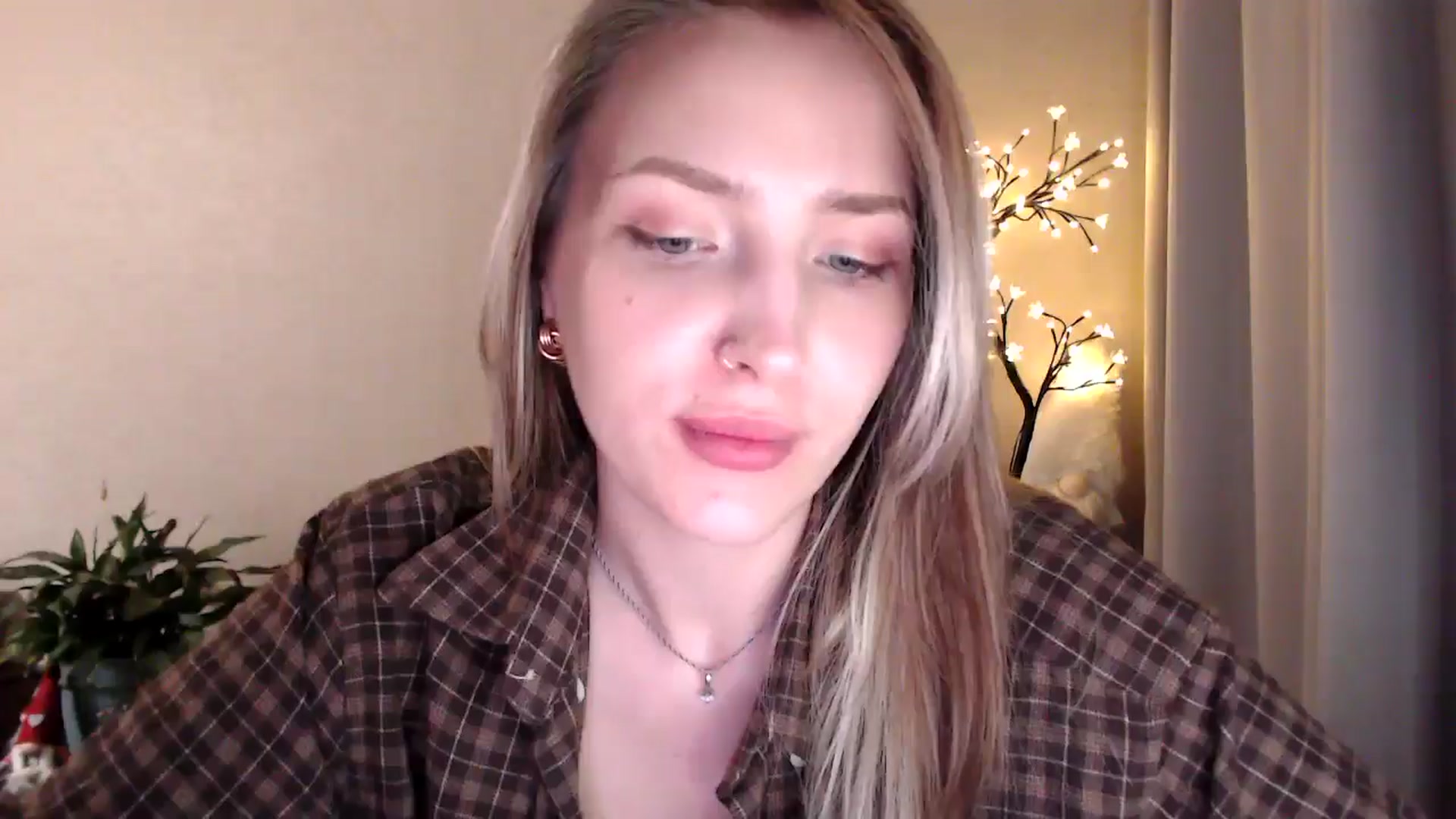 Gallery image thumbnail from My_Diana's myfreecams stream on, 06/23/2025, 22:32 image 16 of 20