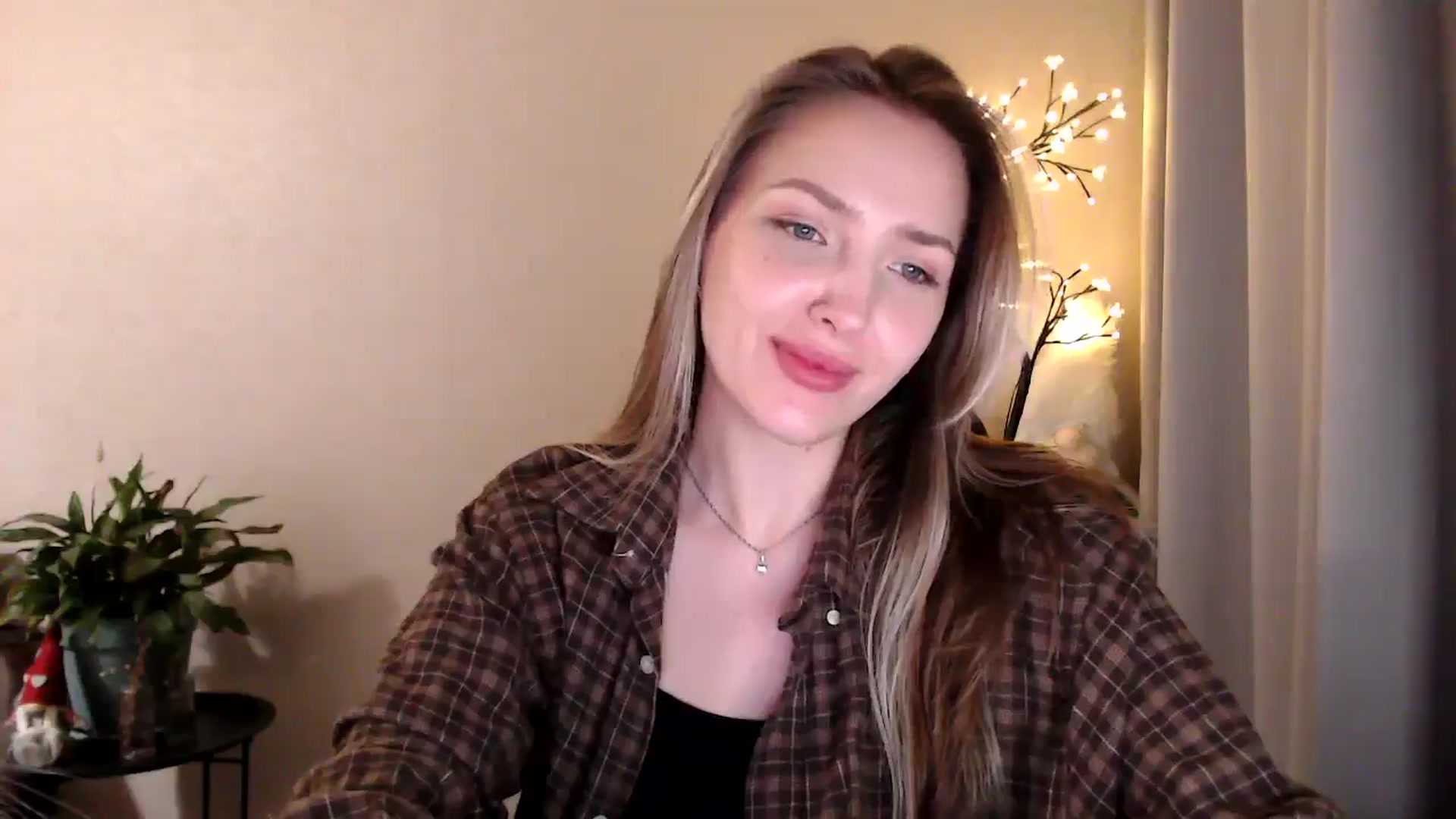 Gallery image thumbnail from My_Diana's myfreecams stream on, 06/23/2025, 22:32 image 5 of 20