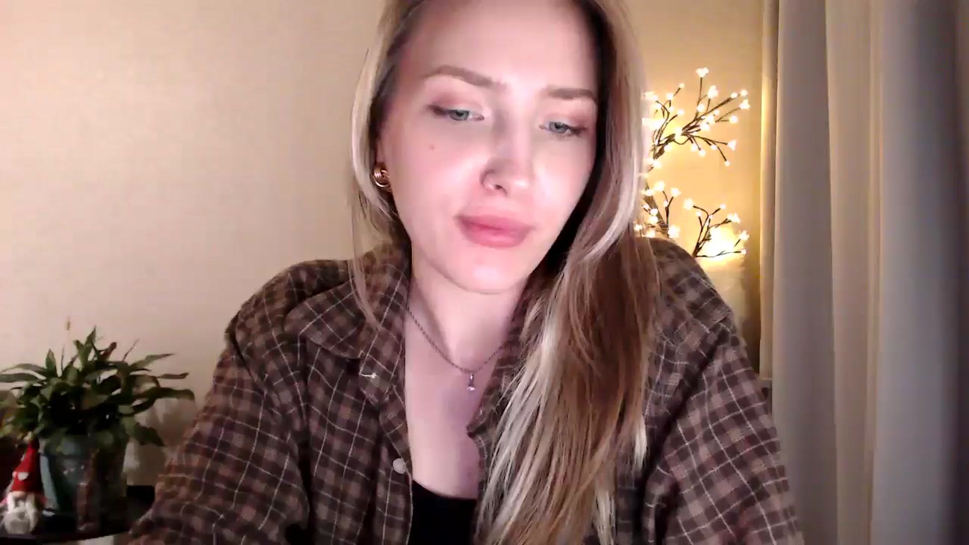 Gallery image thumbnail from My_Diana's myfreecams stream on, 06/23/2025, 22:32 image 10 of 20
