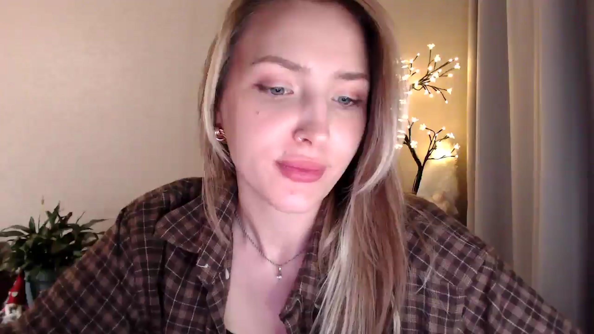 Gallery image thumbnail from My_Diana's myfreecams stream on, 06/23/2025, 22:32 image 14 of 20