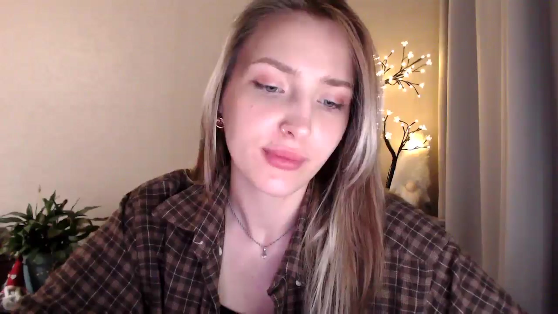 Gallery image thumbnail from My_Diana's myfreecams stream on, 06/23/2025, 22:32 image 17 of 20