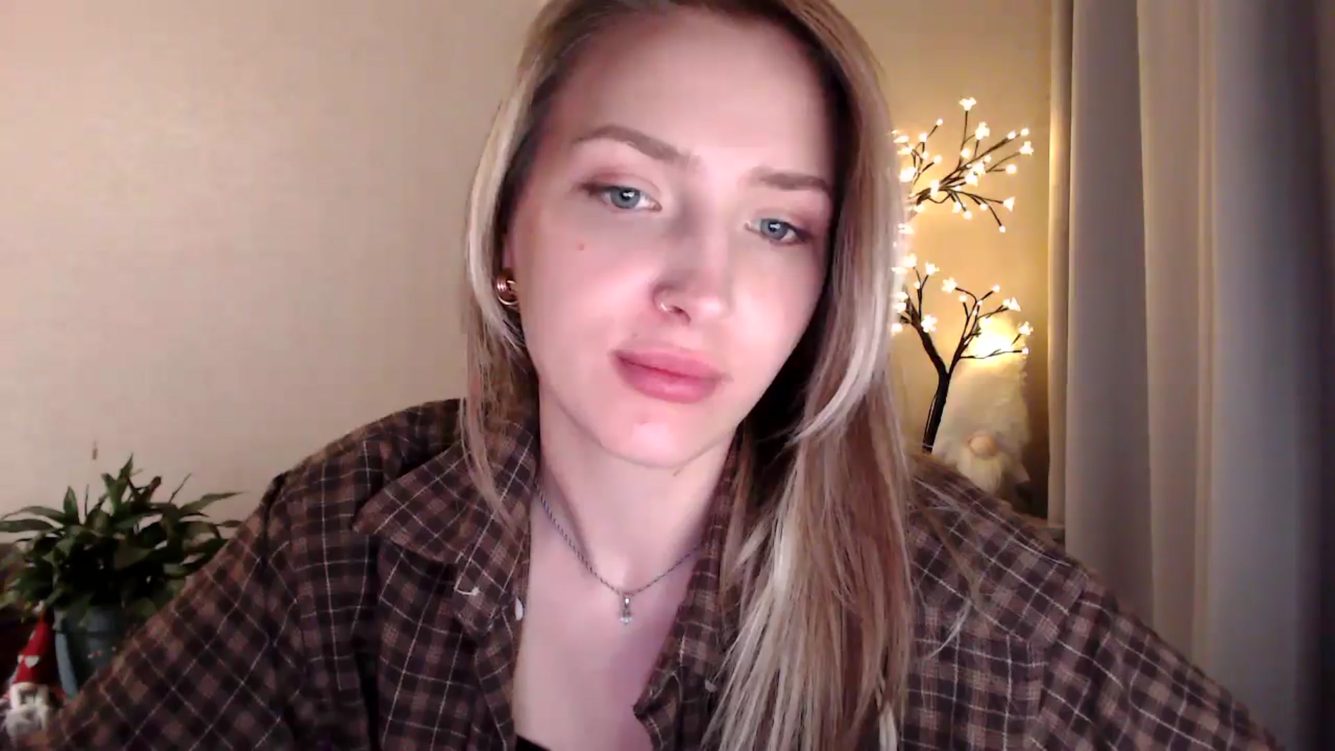 Gallery image thumbnail from My_Diana's myfreecams stream on, 06/23/2025, 22:32 image 13 of 20