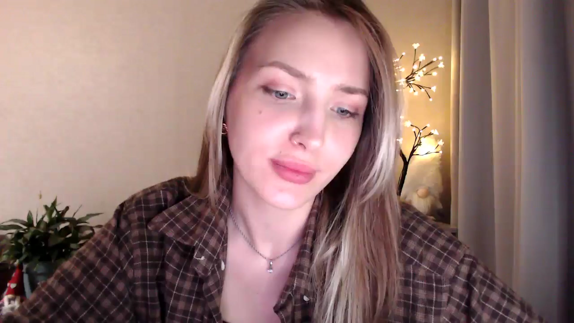 Gallery image thumbnail from My_Diana's myfreecams stream on, 06/23/2025, 22:32 image 18 of 20
