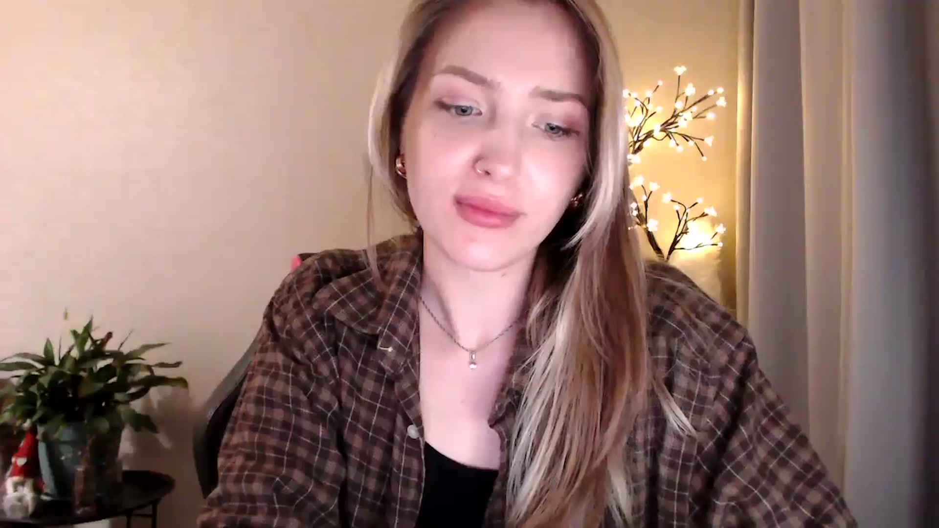 Gallery image thumbnail from My_Diana's myfreecams stream on, 06/23/2025, 22:32 image 8 of 20