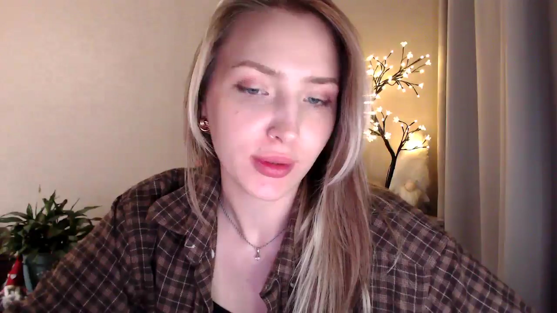 Gallery image thumbnail from My_Diana's myfreecams stream on, 06/23/2025, 22:32 image 15 of 20