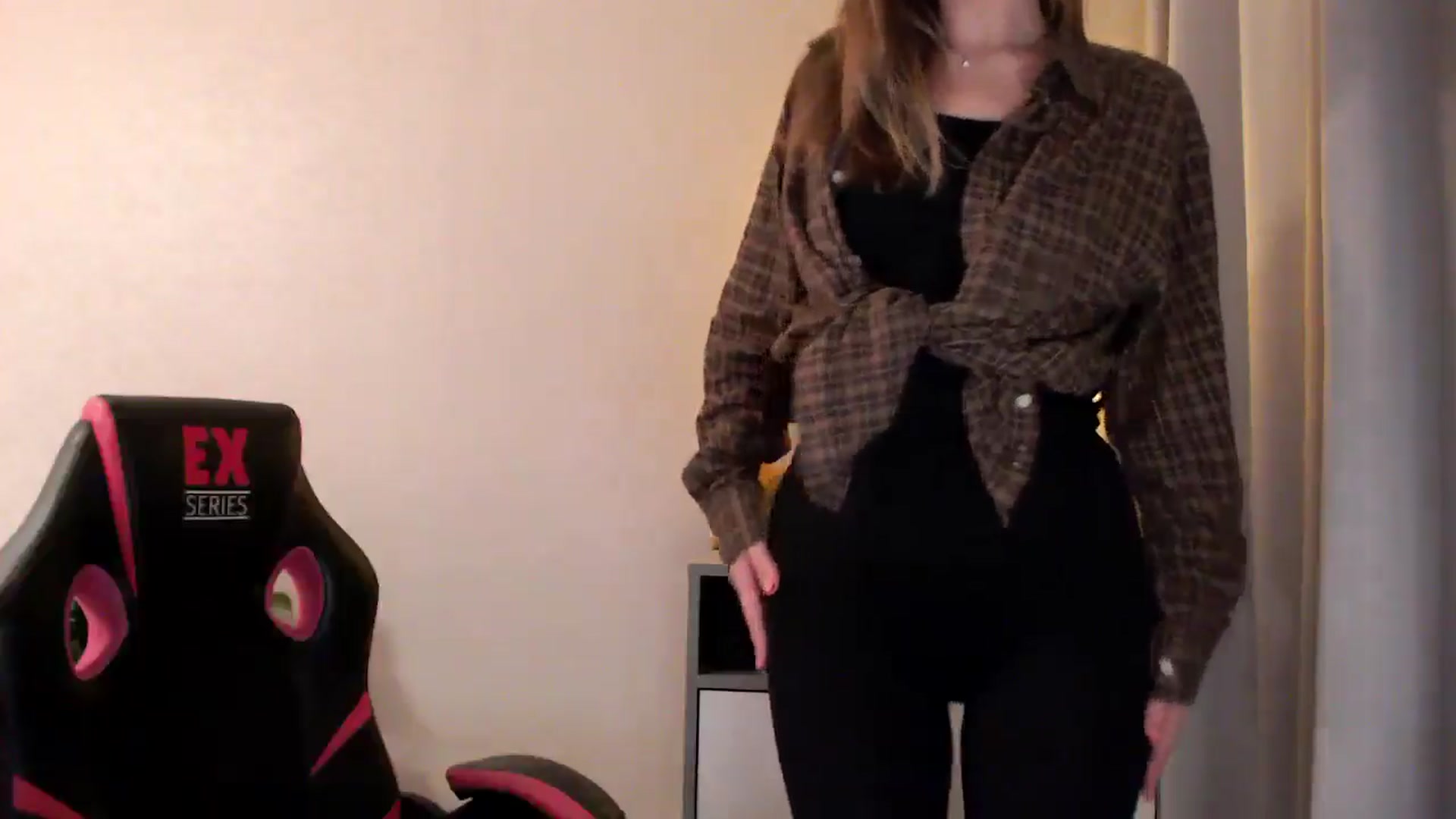 Gallery image thumbnail from My_Diana's myfreecams stream on, 06/23/2025, 22:32 image 19 of 20
