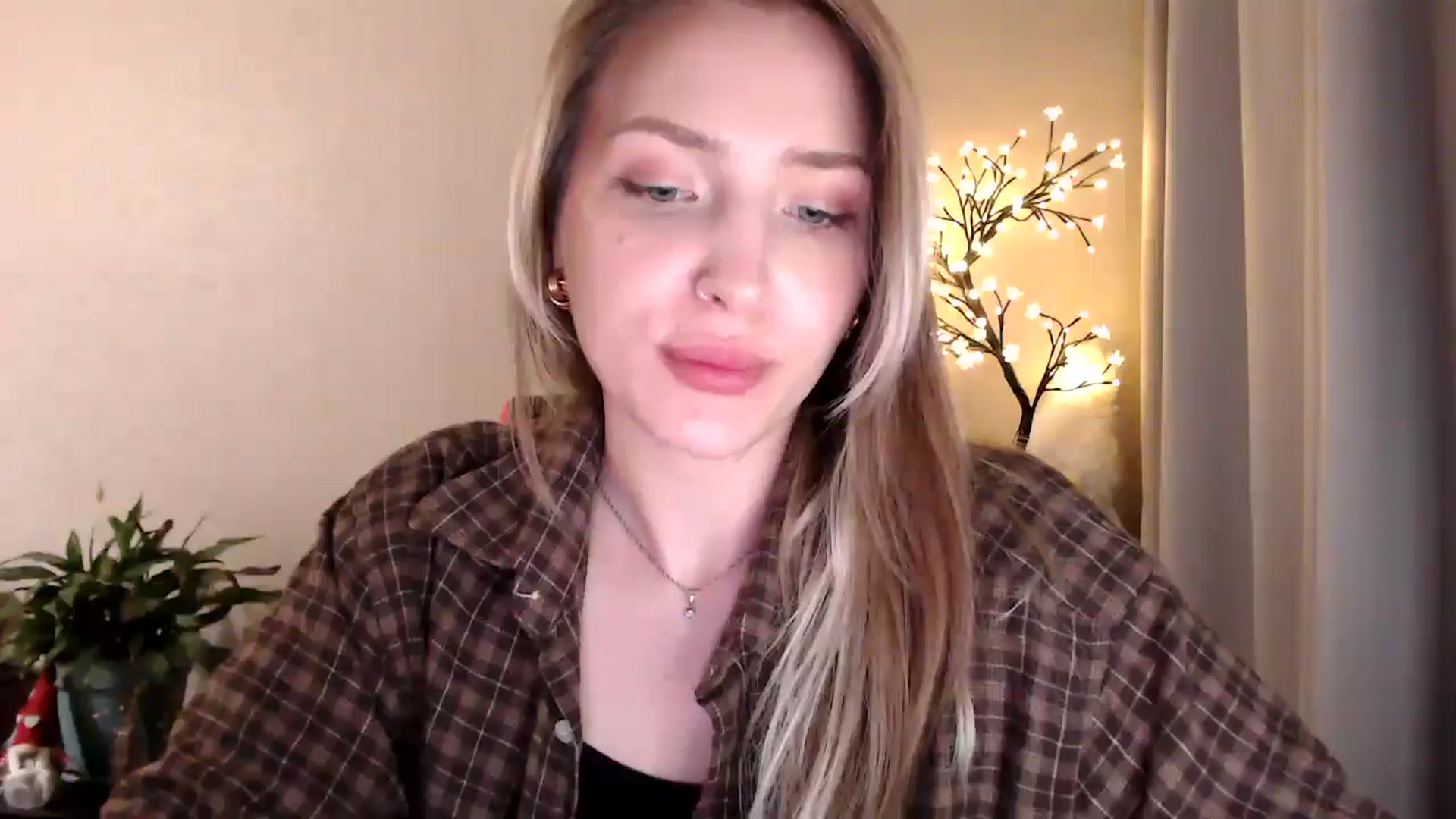 Gallery image thumbnail from My_Diana's myfreecams stream on, 06/23/2025, 22:32 image 11 of 20