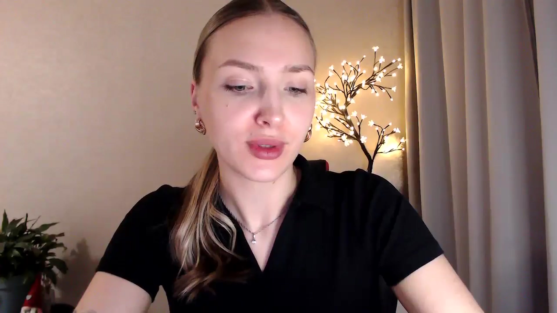 Gallery image thumbnail from My_Diana's myfreecams stream on, 06/24/2025, 21:16 image 7 of 20
