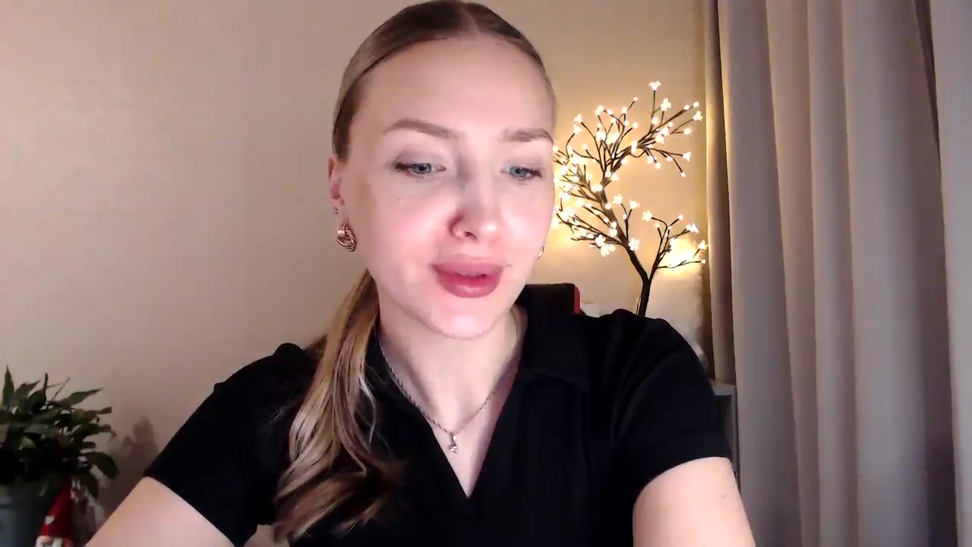 Gallery image thumbnail from My_Diana's myfreecams stream on, 06/24/2025, 21:16 image 6 of 20