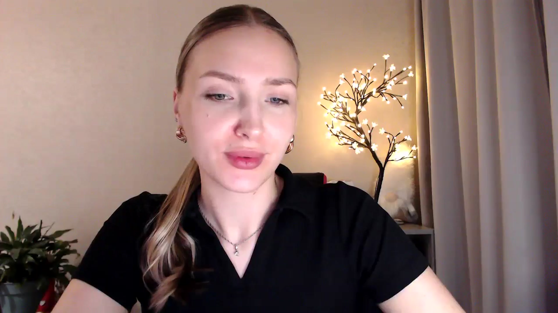 Gallery image thumbnail from My_Diana's myfreecams stream on, 06/24/2025, 21:16 image 10 of 20