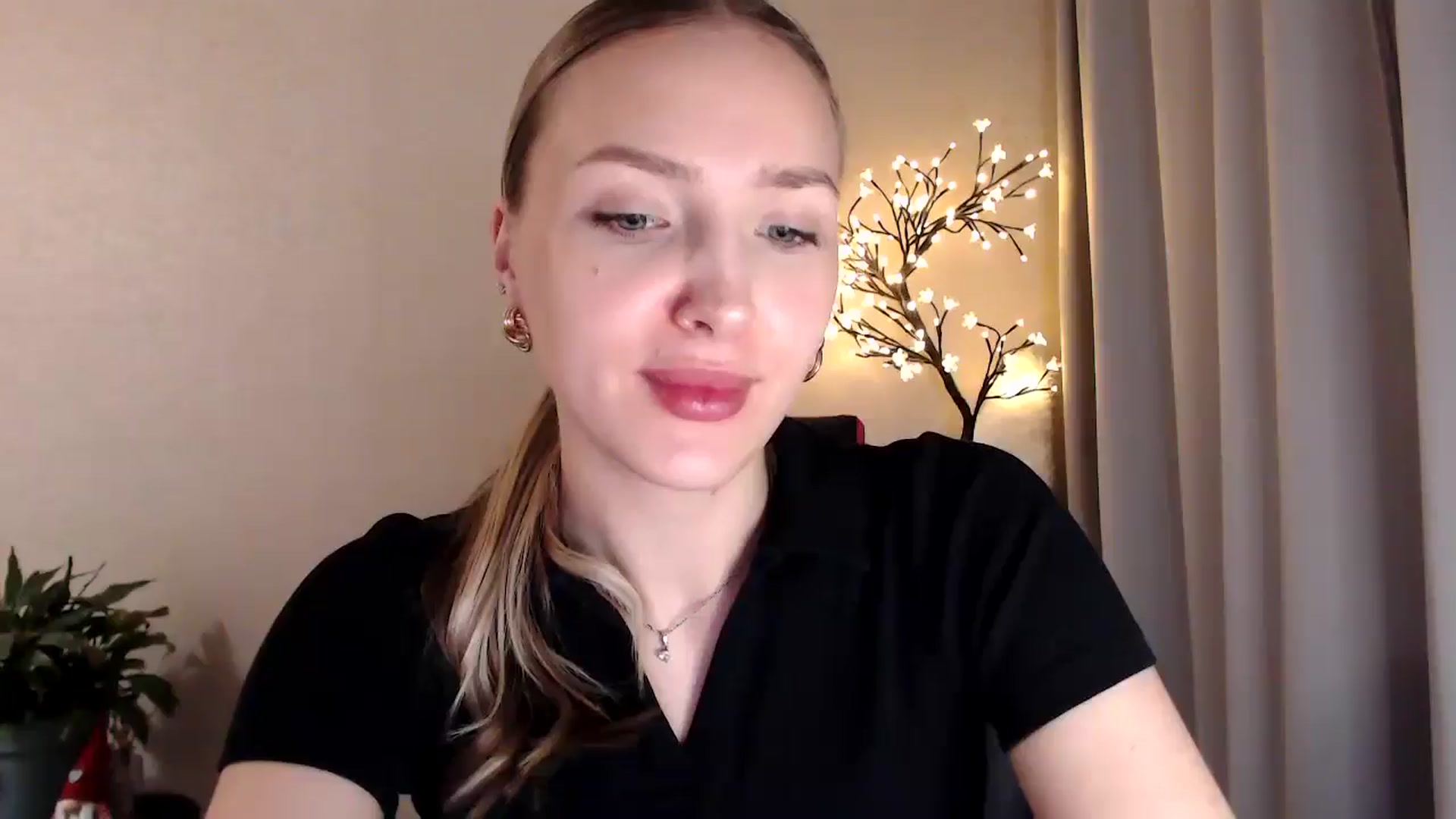 Gallery image thumbnail from My_Diana's myfreecams stream on, 06/24/2025, 21:16 image 8 of 20