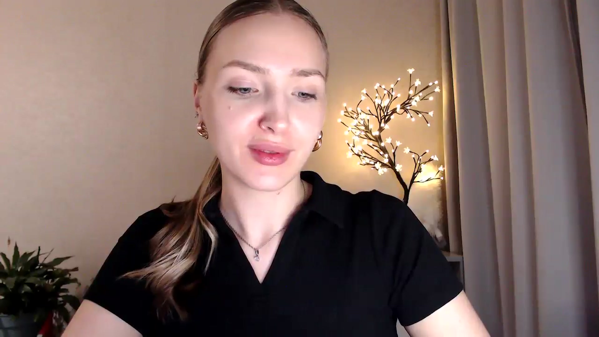 Gallery image thumbnail from My_Diana's myfreecams stream on, 06/24/2025, 21:16 image 17 of 20