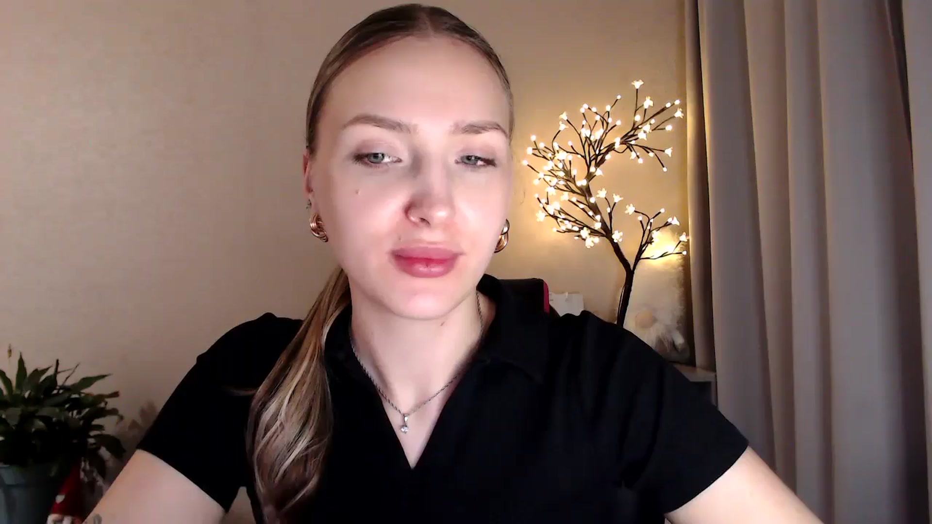 Gallery image thumbnail from My_Diana's myfreecams stream on, 06/24/2025, 21:16 image 15 of 20