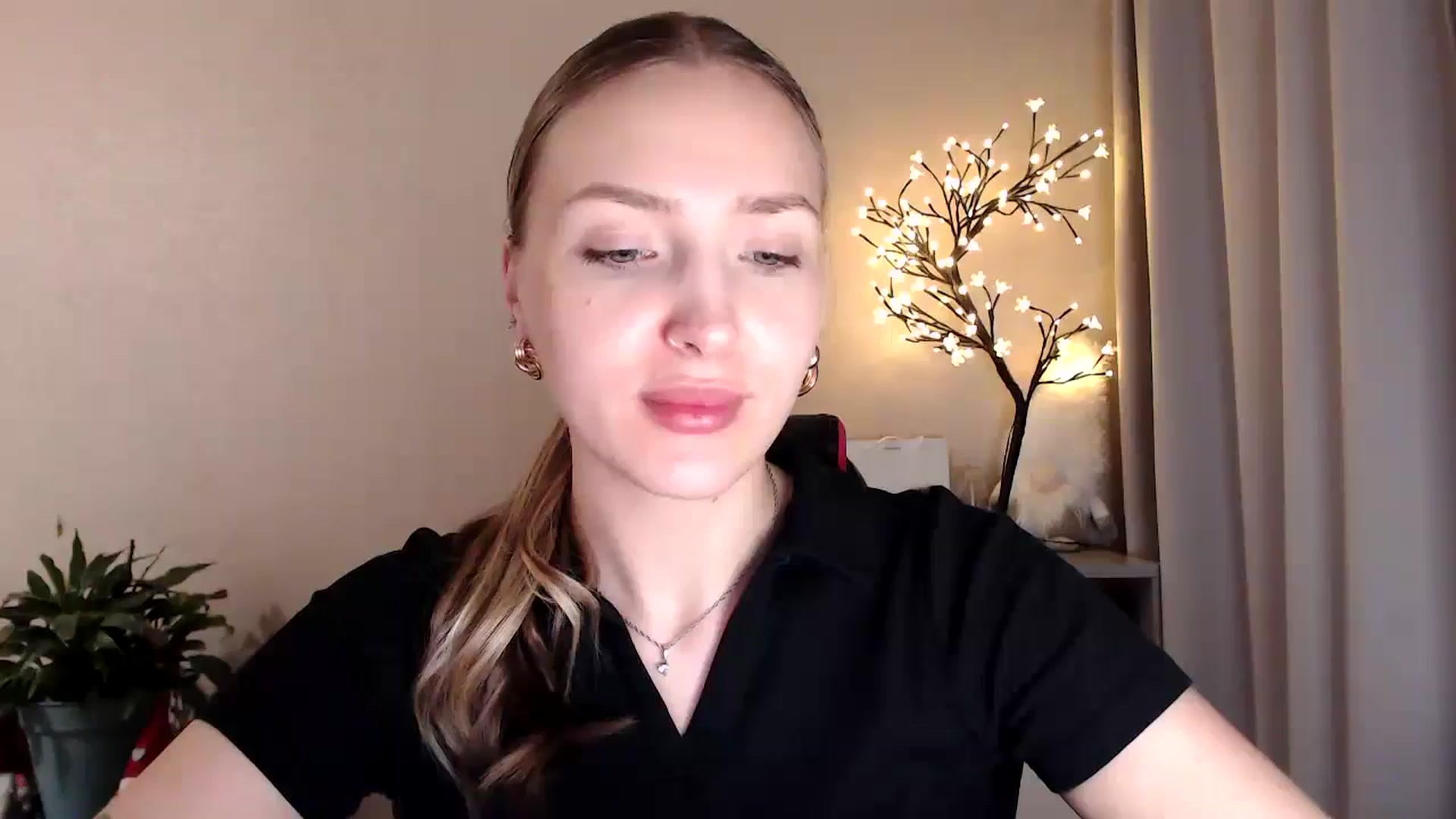 Gallery image thumbnail from My_Diana's myfreecams stream on, 06/24/2025, 21:16 image 18 of 20