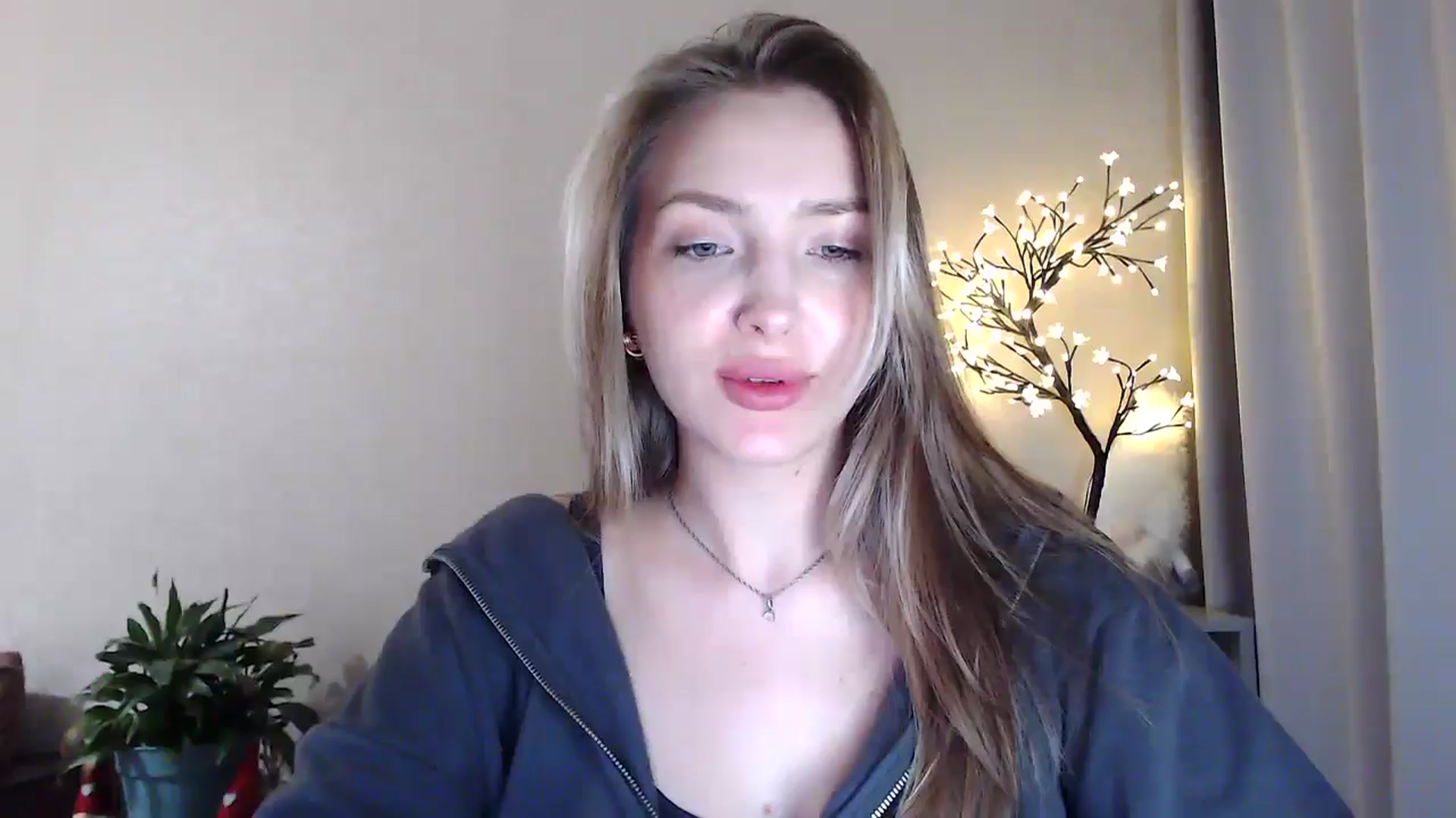 Gallery image thumbnail from My_Diana's myfreecams stream on, 06/25/2025, 21:36 image 3 of 20