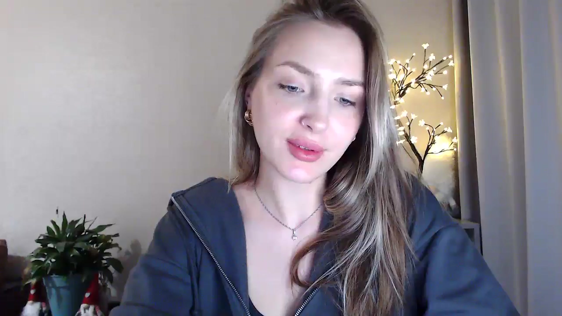 Gallery image thumbnail from My_Diana's myfreecams stream on, 06/25/2025, 21:36 image 17 of 20