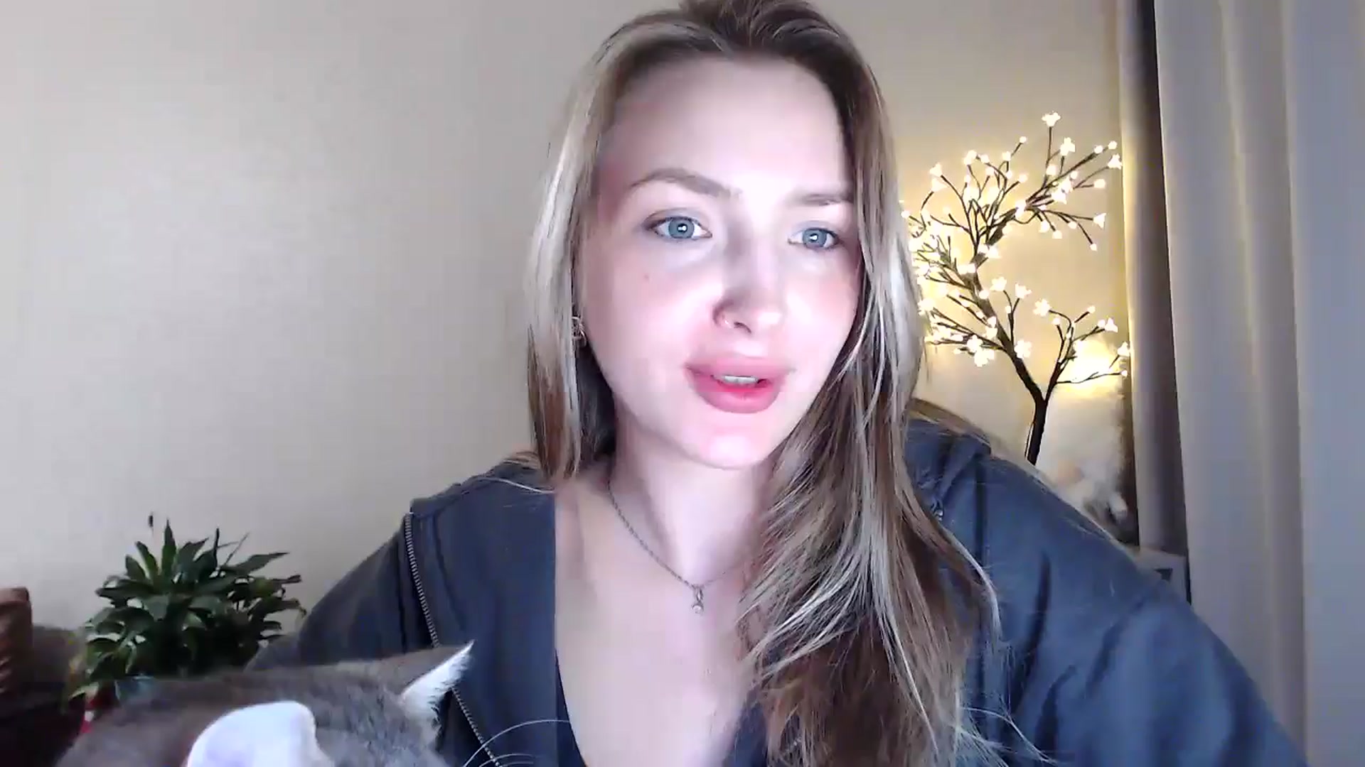 Gallery image thumbnail from My_Diana's myfreecams stream on, 06/25/2025, 21:36 image 16 of 20