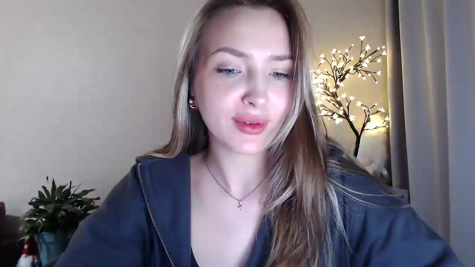 Gallery image thumbnail from My_Diana's myfreecams stream on, 06/25/2025, 21:36 image 15 of 20