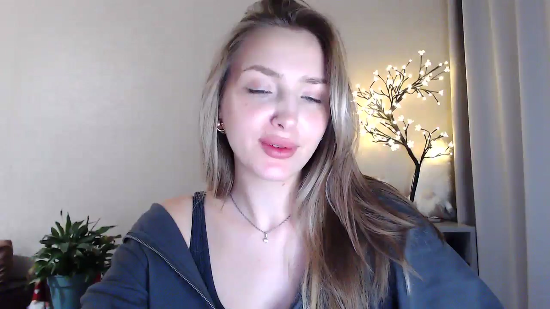 Gallery image thumbnail from My_Diana's myfreecams stream on, 06/25/2025, 21:36 image 9 of 20
