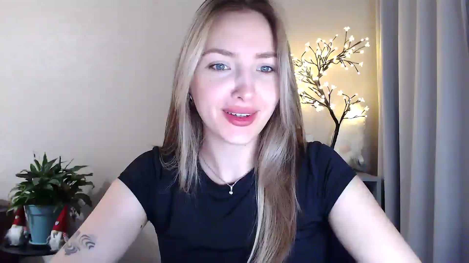 Gallery image thumbnail from My_Diana's myfreecams stream on, 06/26/2025, 20:14 image 2 of 20