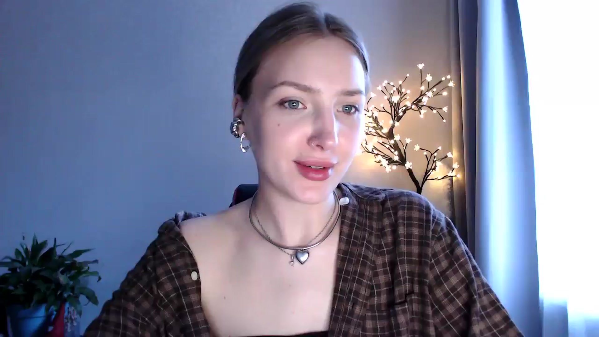Gallery image thumbnail from My_Diana's myfreecams stream on, 06/28/2025, 14:40 image 1 of 20