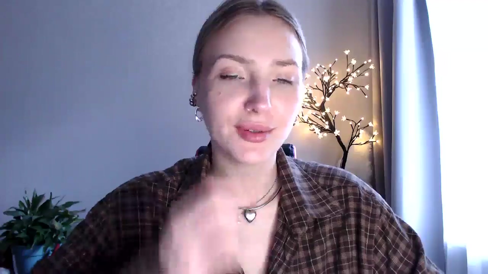 Gallery image thumbnail from My_Diana's myfreecams stream on, 06/28/2025, 14:40 image 14 of 20