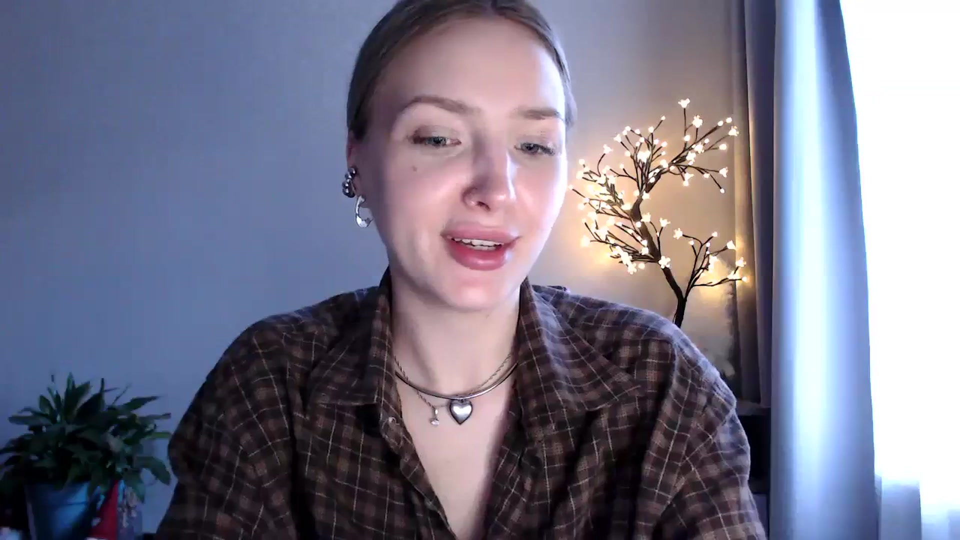 Gallery image thumbnail from My_Diana's myfreecams stream on, 06/28/2025, 14:40 image 18 of 20