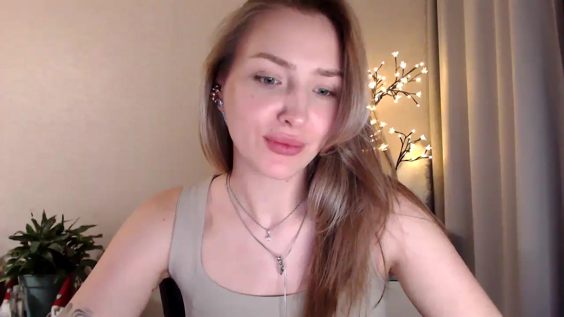 Gallery image thumbnail from My_Diana's myfreecams stream on, 06/29/2025, 20:10 image 12 of 20