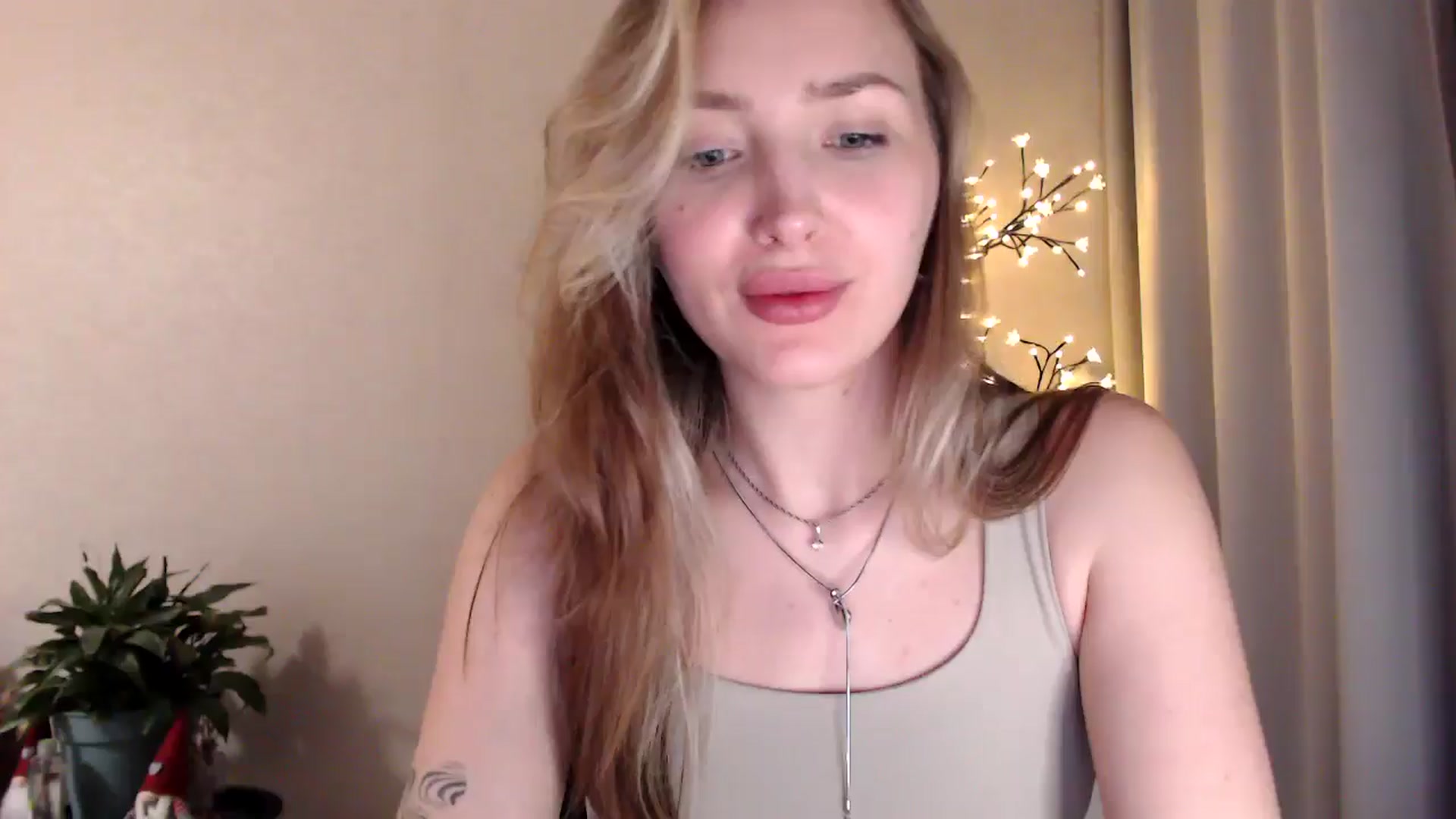 Gallery image thumbnail from My_Diana's myfreecams stream on, 06/29/2025, 20:10 image 15 of 20