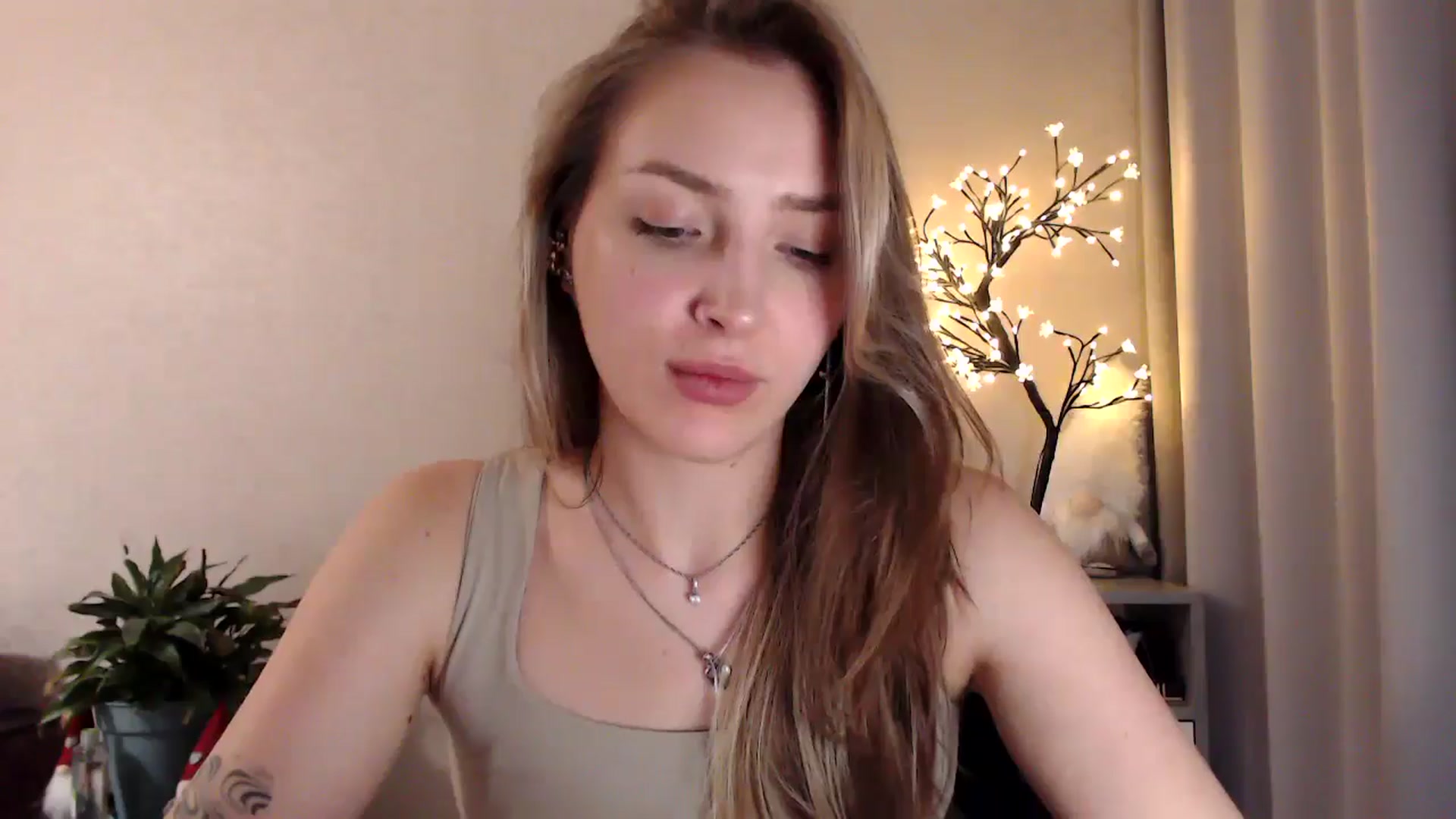 Gallery image thumbnail from My_Diana's myfreecams stream on, 06/29/2025, 20:10 image 7 of 20