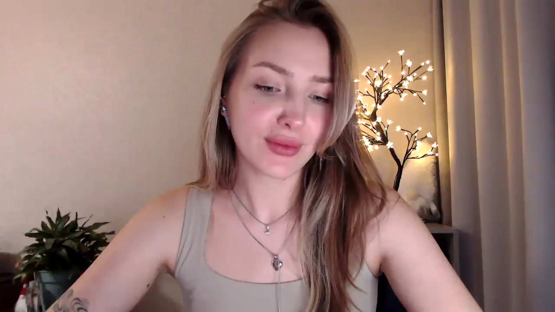 Gallery image thumbnail from My_Diana's myfreecams stream on, 06/29/2025, 20:10 image 3 of 20