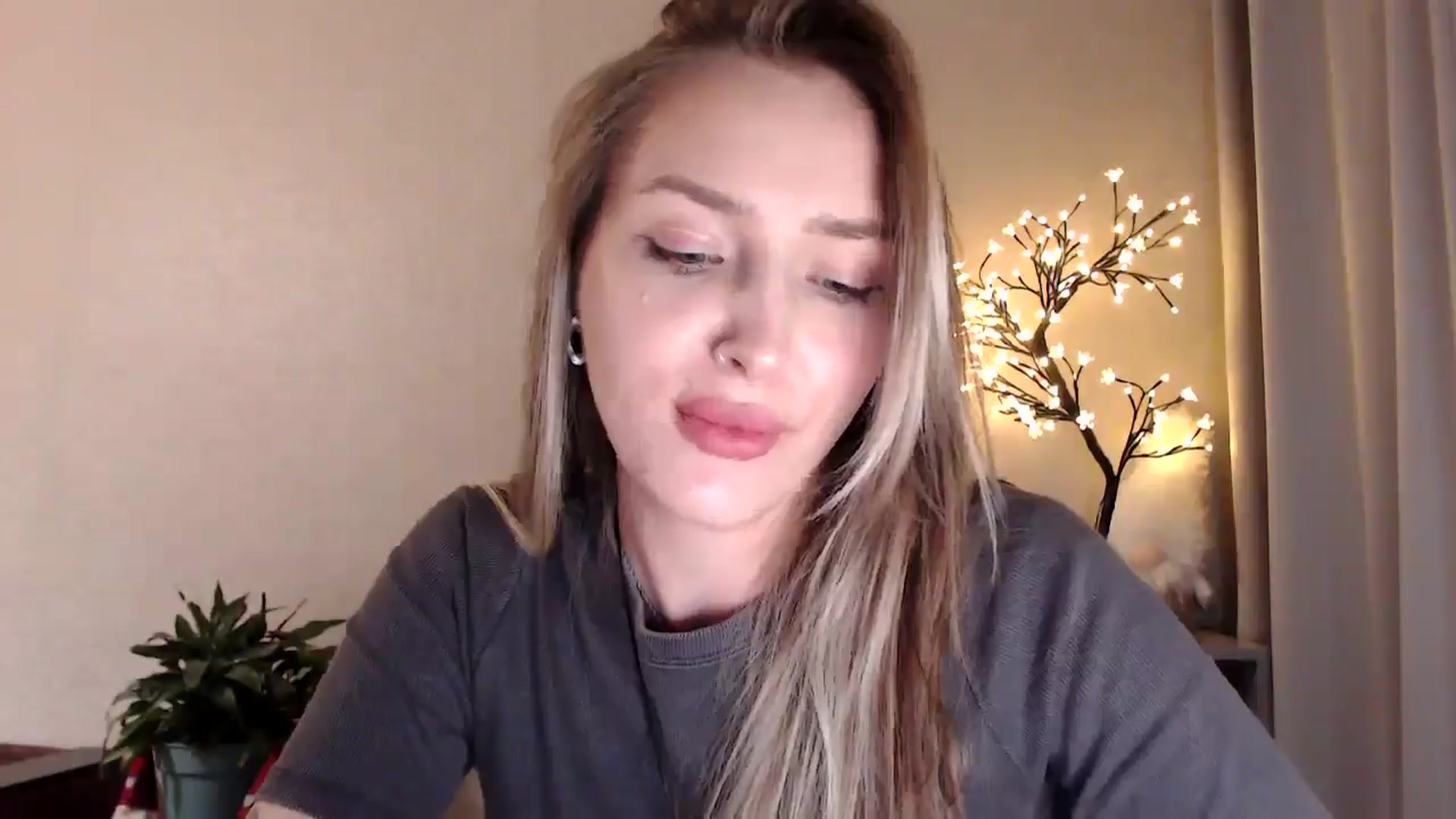 Gallery image thumbnail from My_Diana's myfreecams stream on, 06/30/2025, 20:38 image 14 of 20