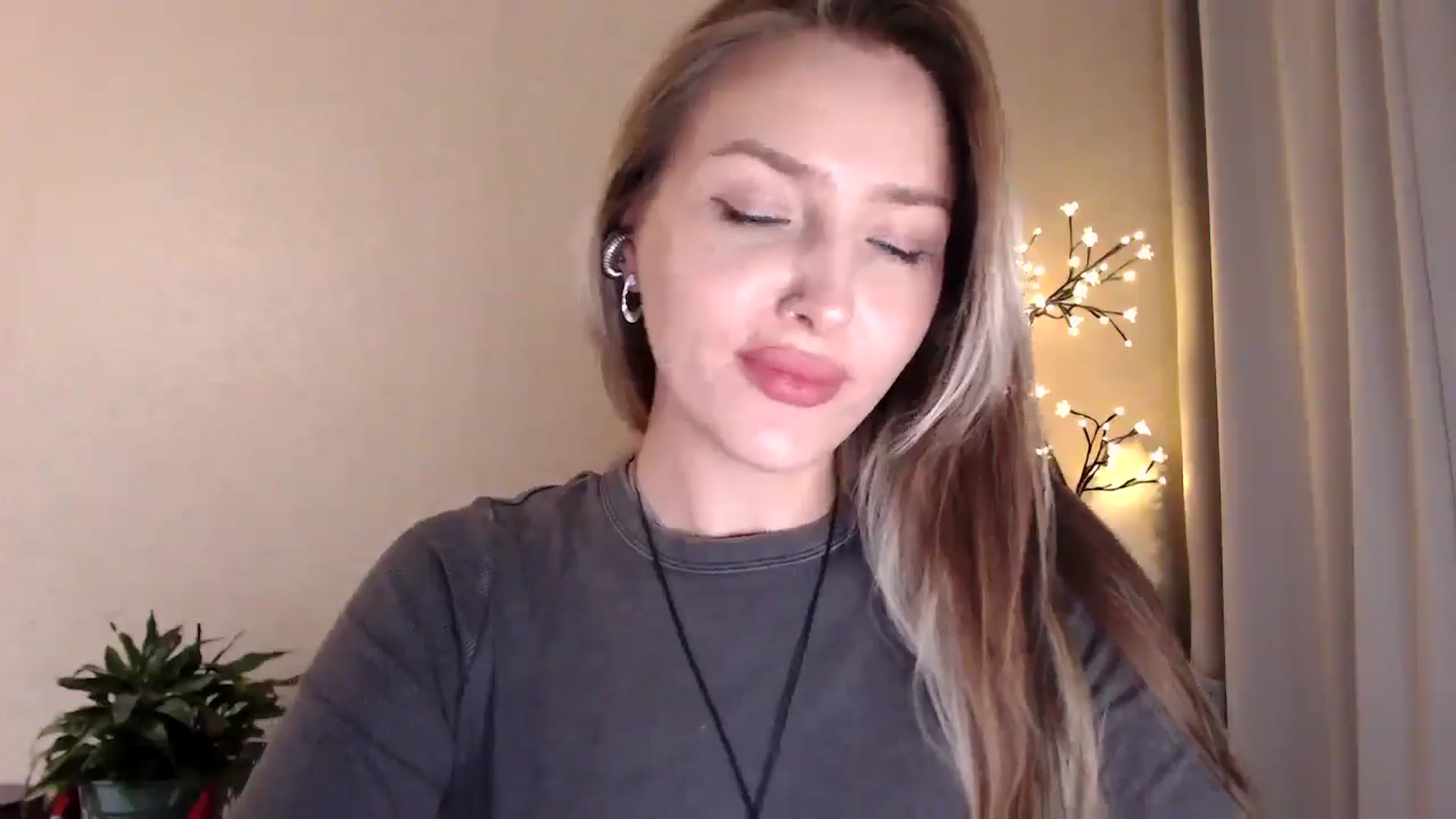Gallery image thumbnail from My_Diana's myfreecams stream on, 06/30/2025, 20:38 image 11 of 20