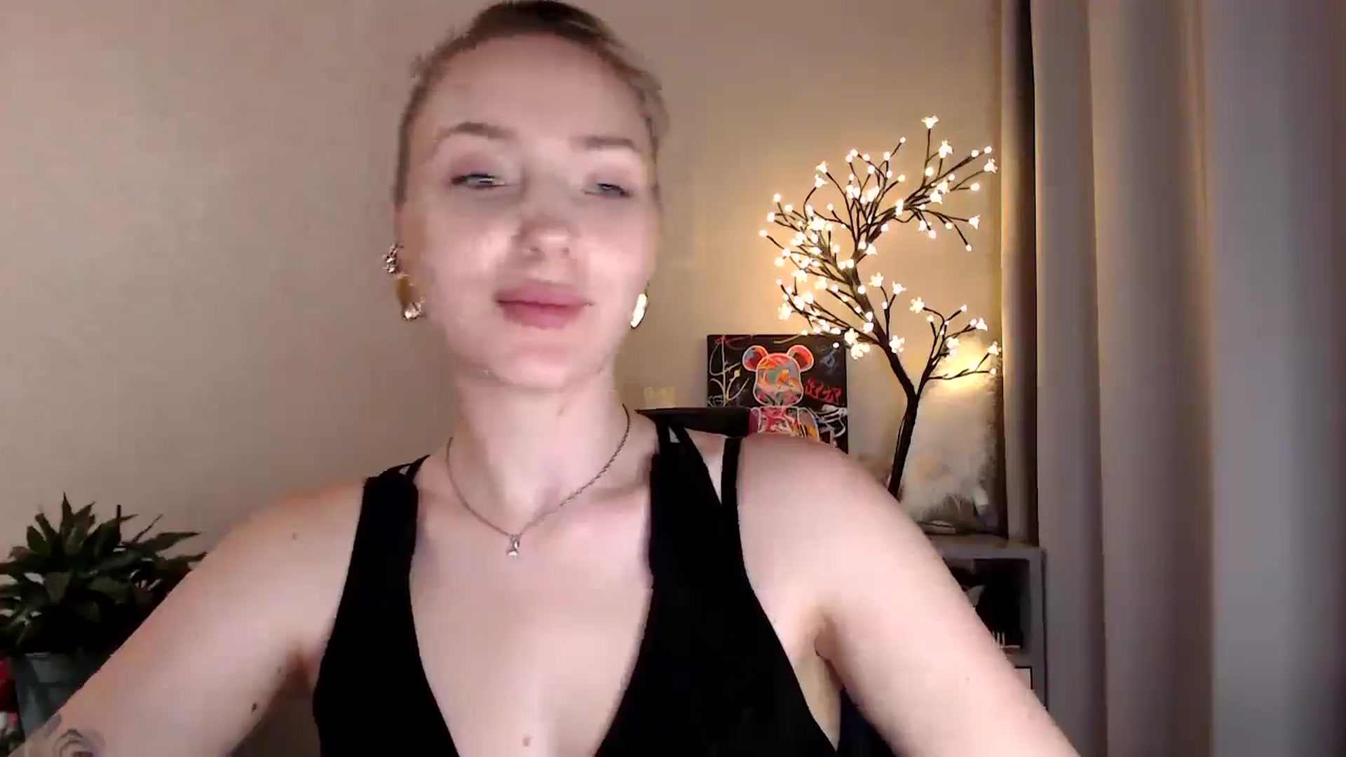 Gallery image thumbnail from My_Diana's myfreecams stream on, 07/03/2025, 20:56 image 2 of 20