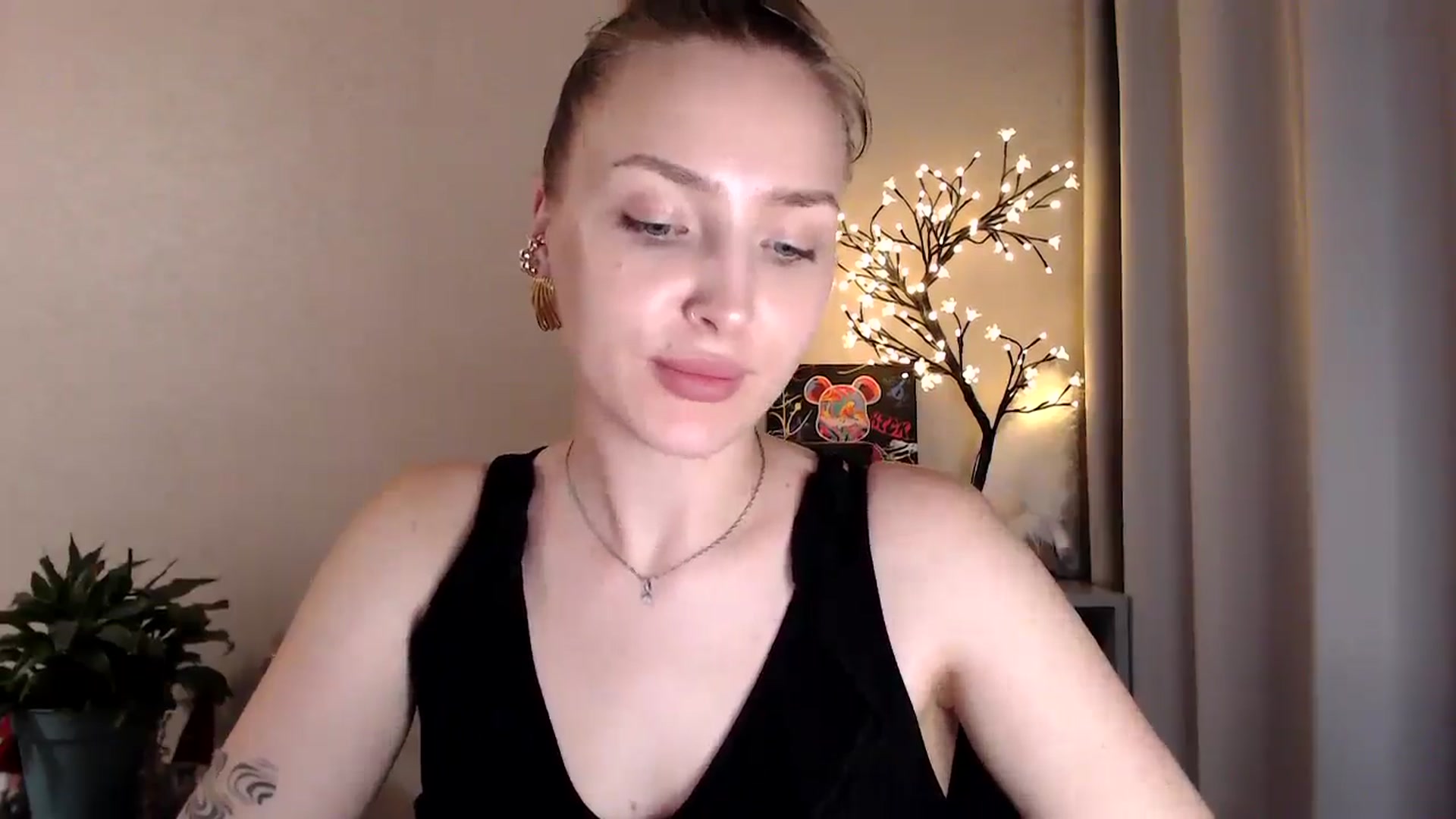 Gallery image thumbnail from My_Diana's myfreecams stream on, 07/03/2025, 20:56 image 3 of 20