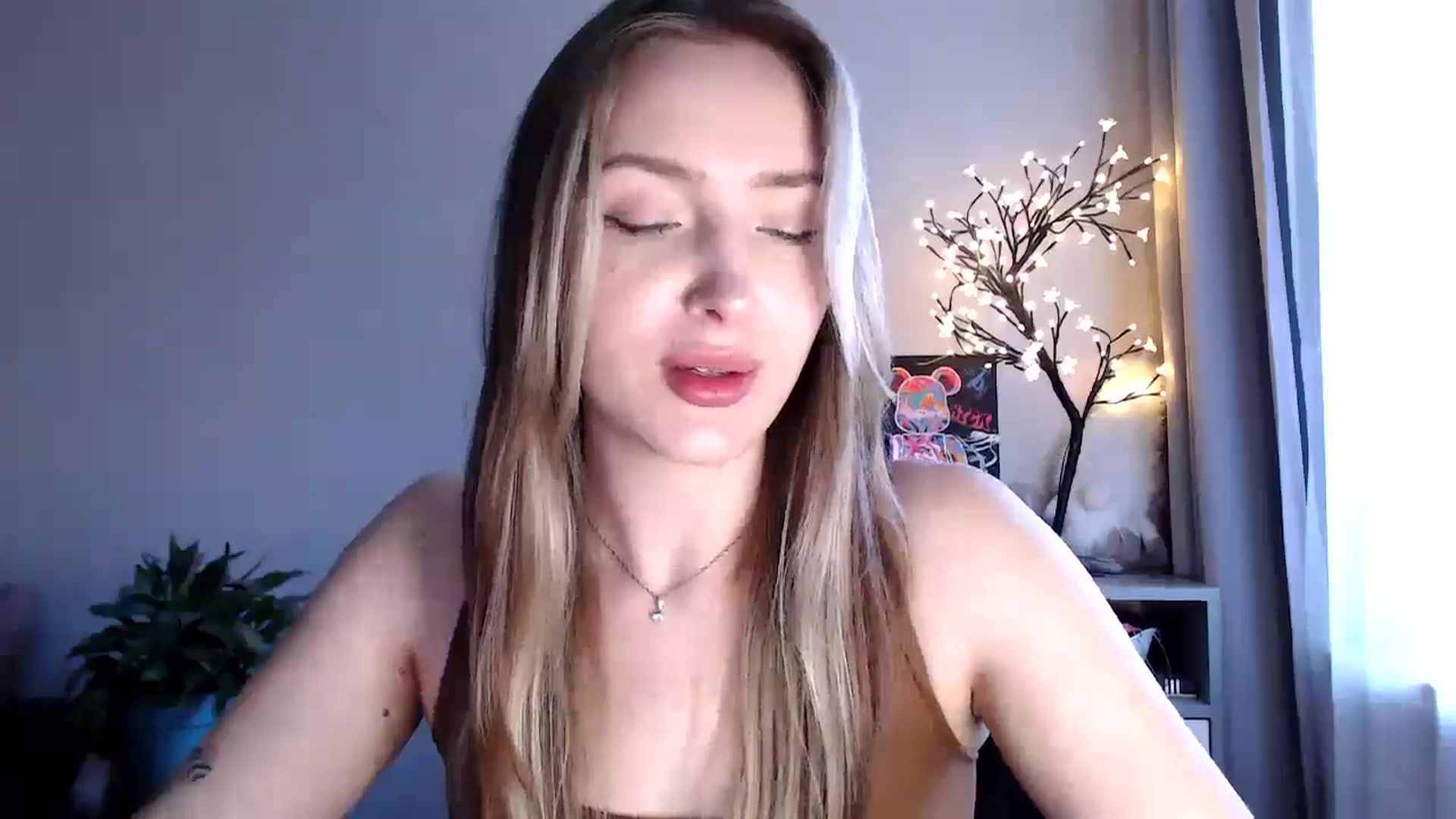 Gallery image thumbnail from My_Diana's myfreecams stream on, 07/04/2025, 16:04 image 19 of 20