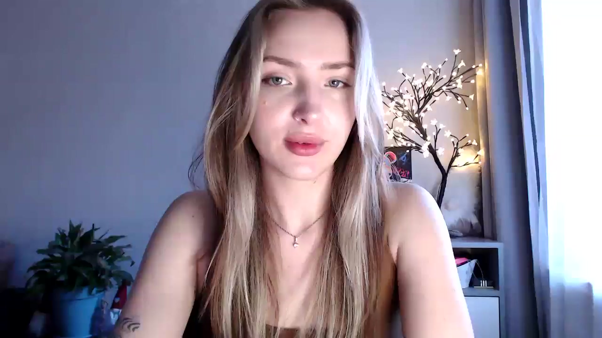 Gallery image thumbnail from My_Diana's myfreecams stream on, 07/04/2025, 16:04 image 13 of 20