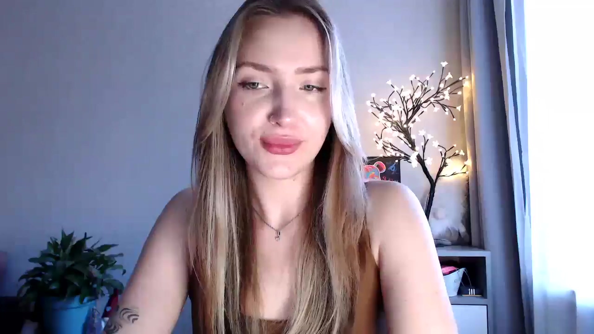 Gallery image thumbnail from My_Diana's myfreecams stream on, 07/04/2025, 16:04 image 4 of 20
