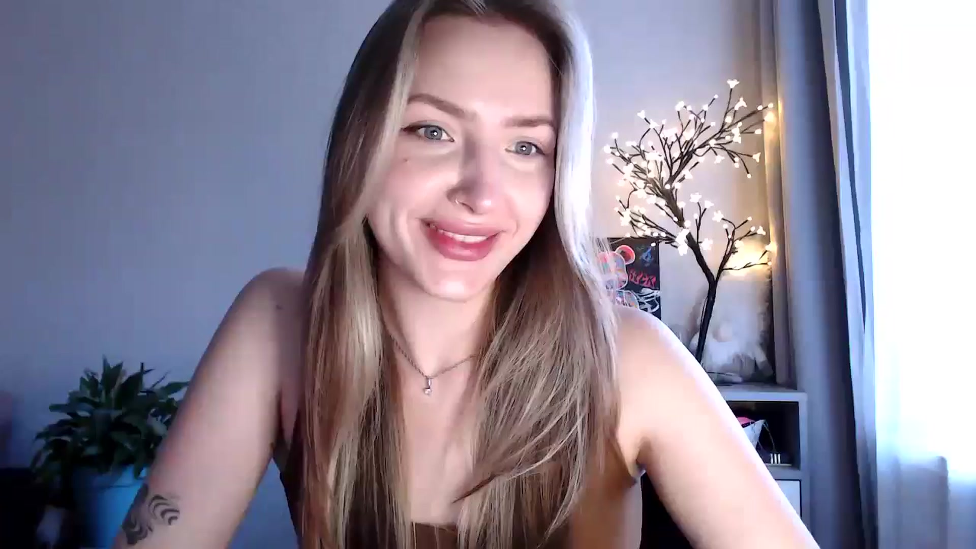 Gallery image thumbnail from My_Diana's myfreecams stream on, 07/04/2025, 16:04 image 7 of 20