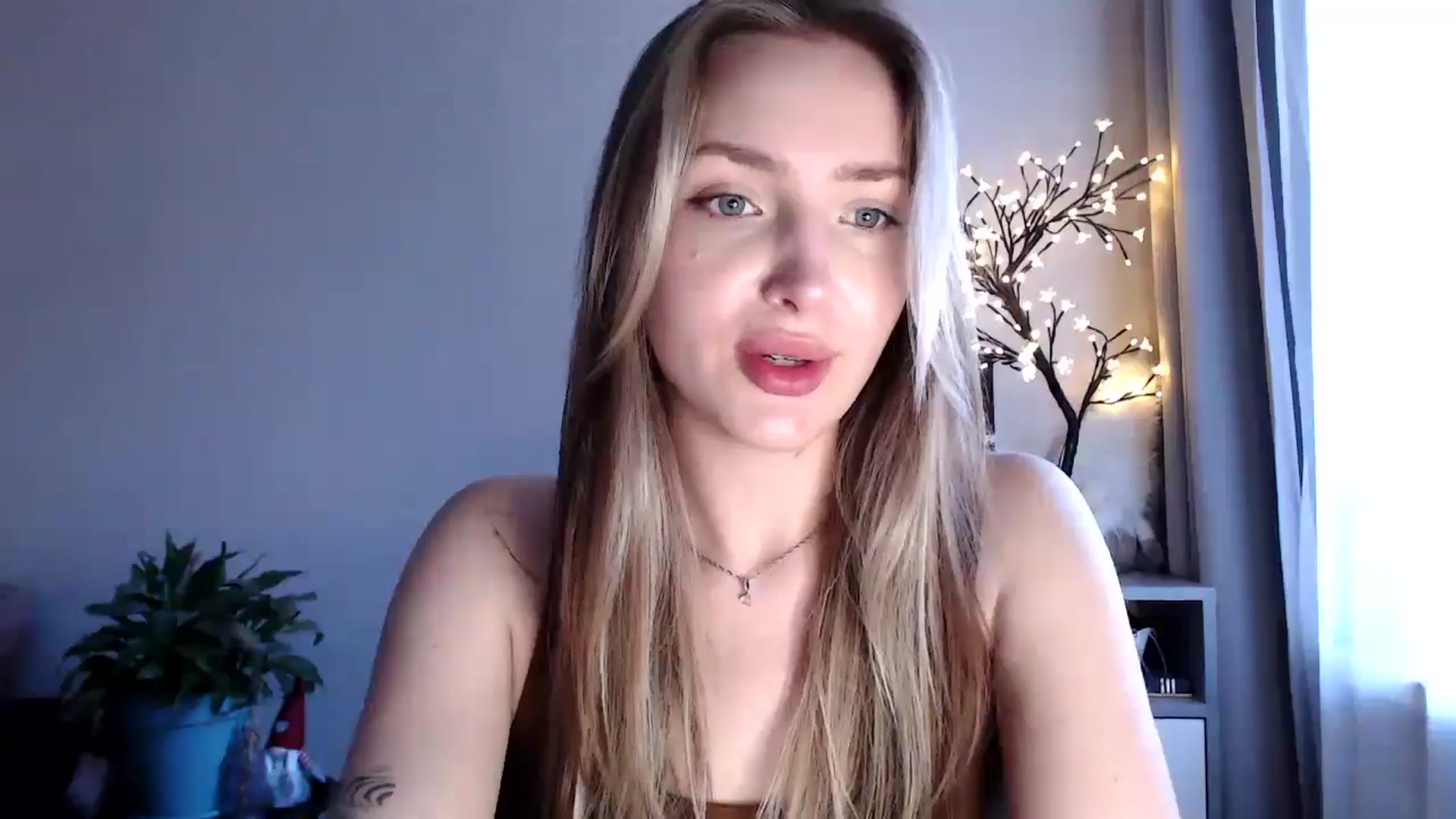 Gallery image thumbnail from My_Diana's myfreecams stream on, 07/04/2025, 16:04 image 11 of 20