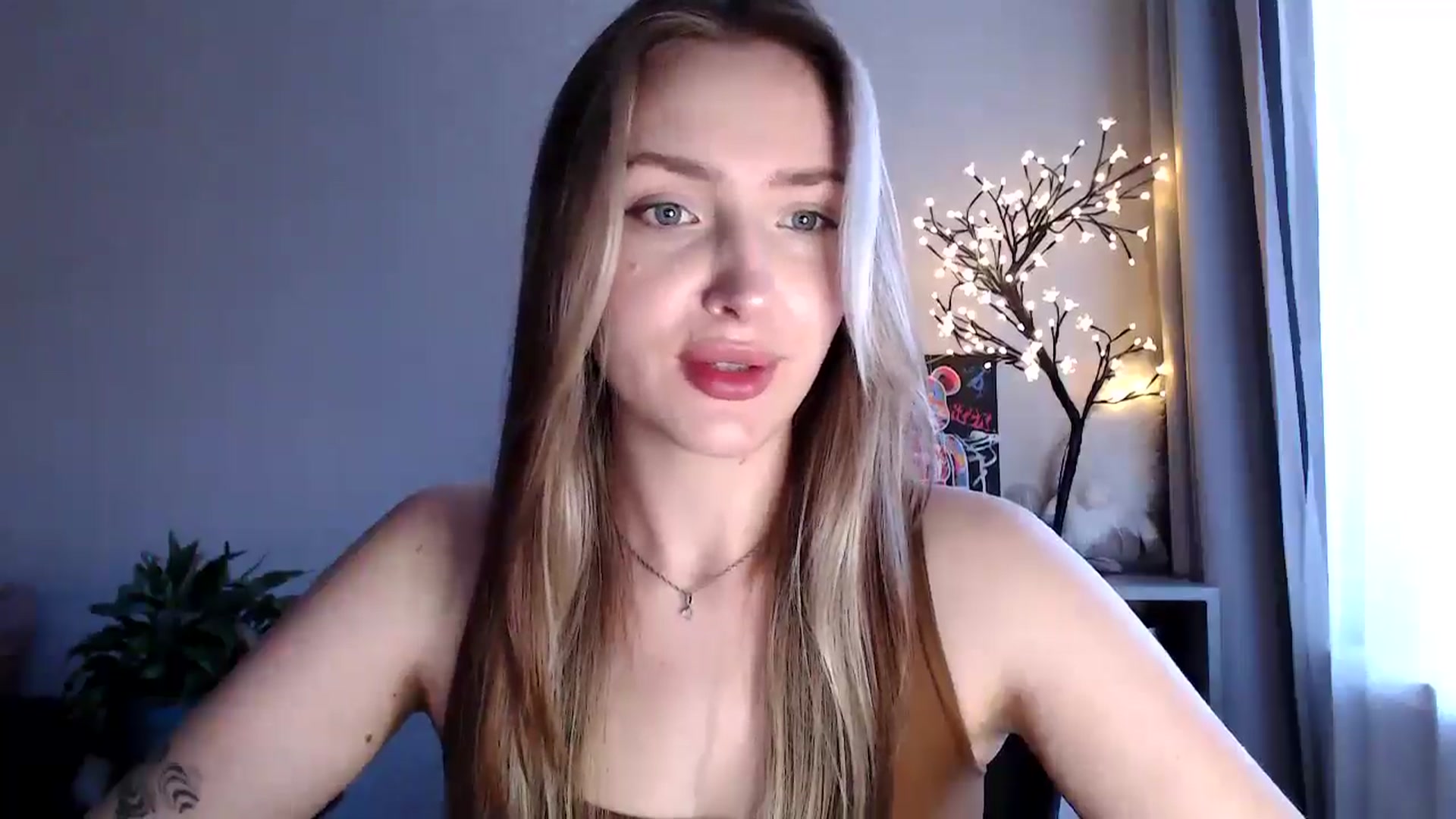 Gallery image thumbnail from My_Diana's myfreecams stream on, 07/04/2025, 16:04 image 18 of 20