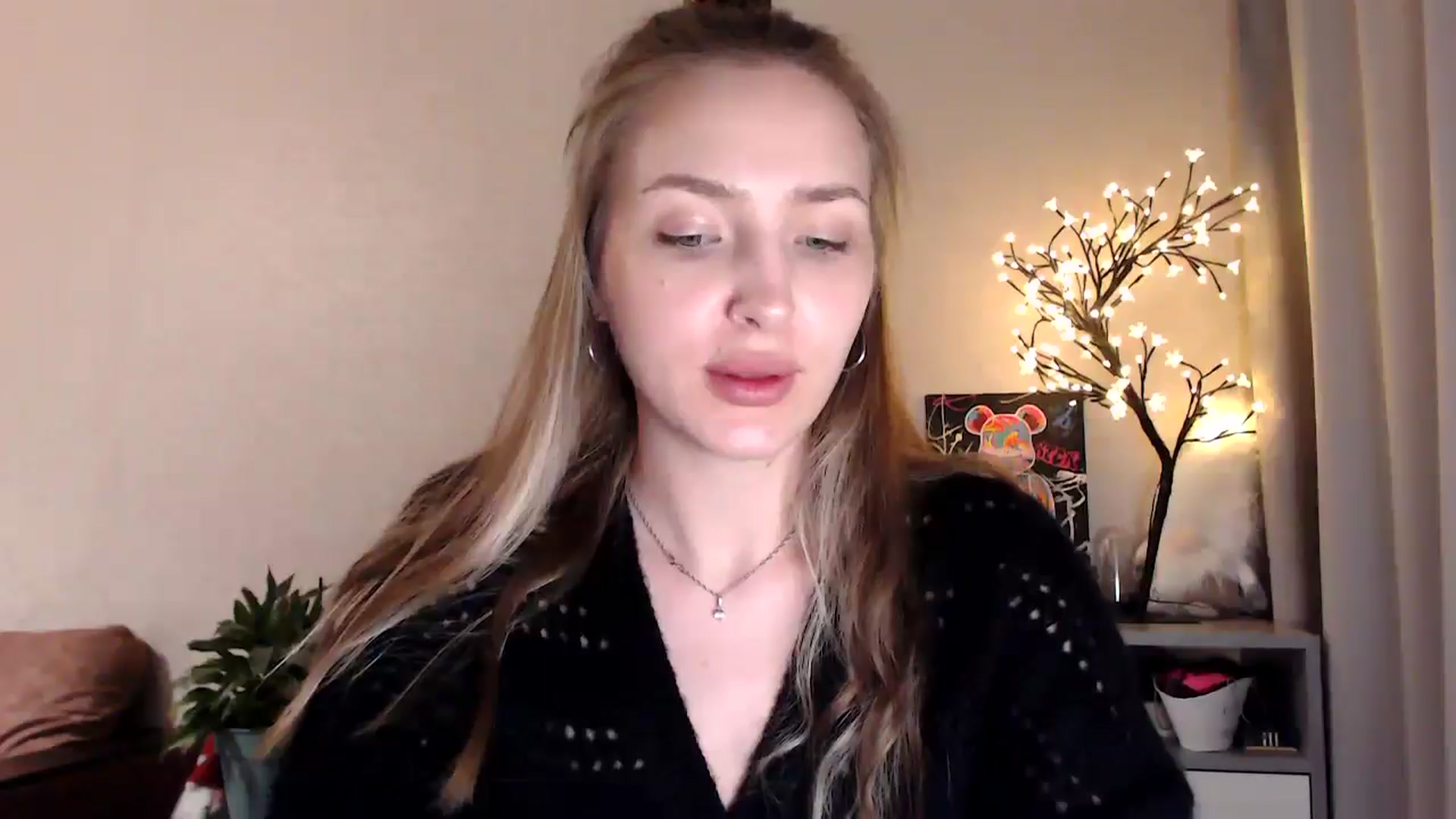 Gallery image thumbnail from My_Diana's myfreecams stream on, 07/06/2025, 21:18 image 19 of 20