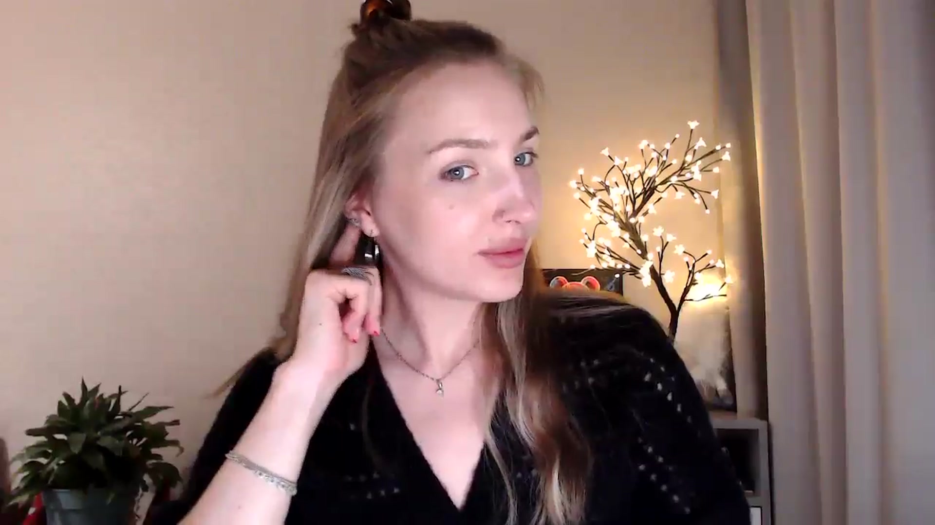 Gallery image thumbnail from My_Diana's myfreecams stream on, 07/06/2025, 21:18 image 3 of 20