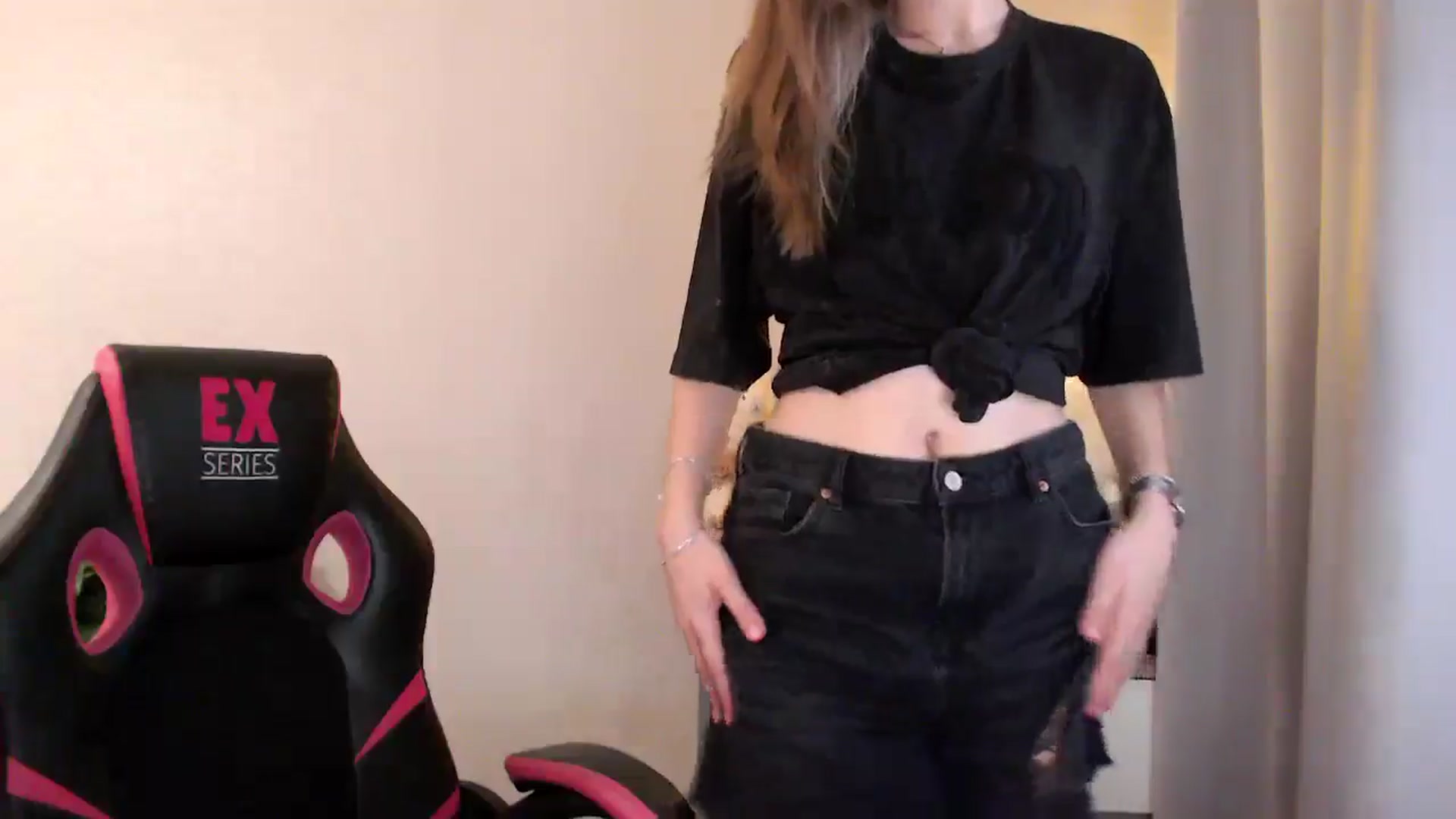 Gallery image thumbnail from My_Diana's myfreecams stream on, 07/10/2025, 16:06 image 9 of 20