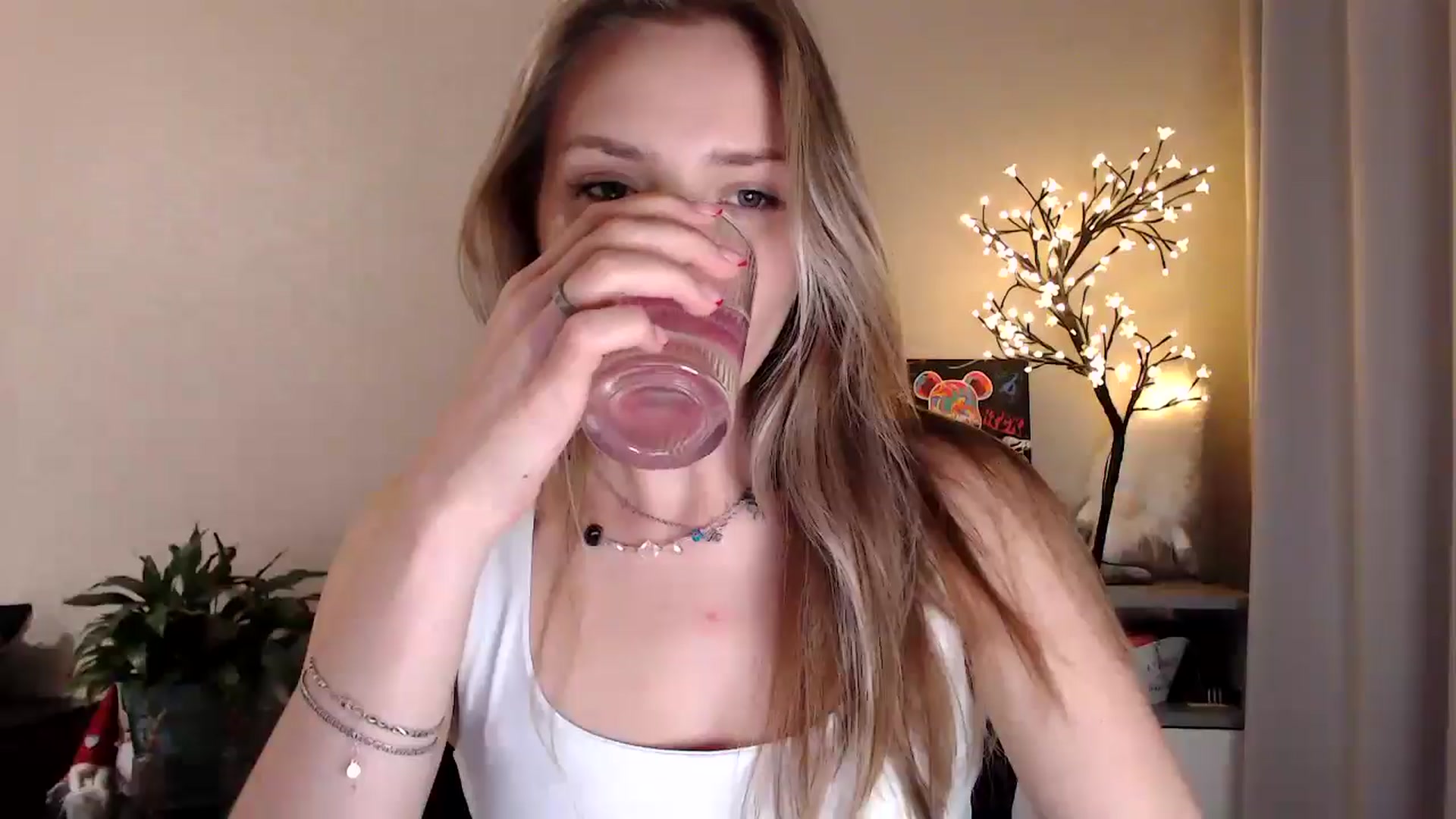 Gallery image thumbnail from My_Diana's myfreecams stream on, 07/10/2025, 21:44 image 16 of 20