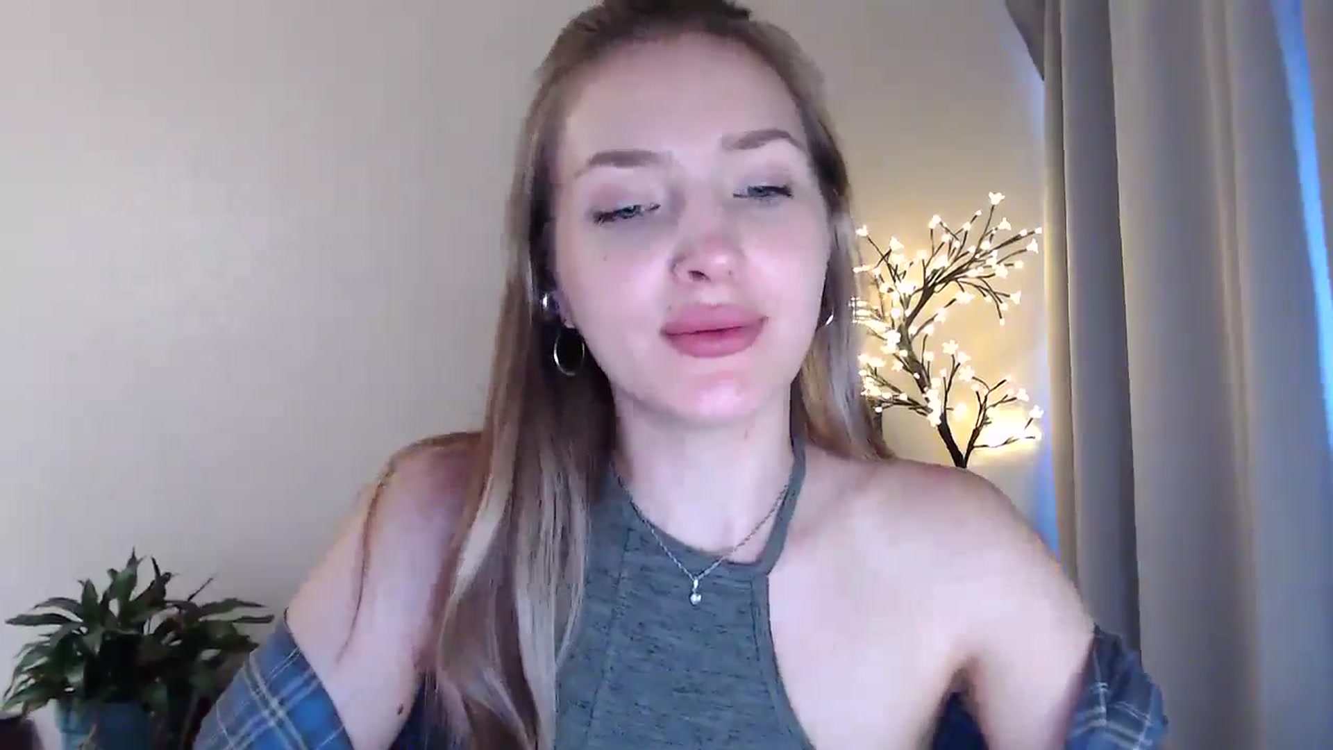 Gallery image thumbnail from My_Diana's myfreecams stream on, 07/12/2025, 15:07 image 7 of 20