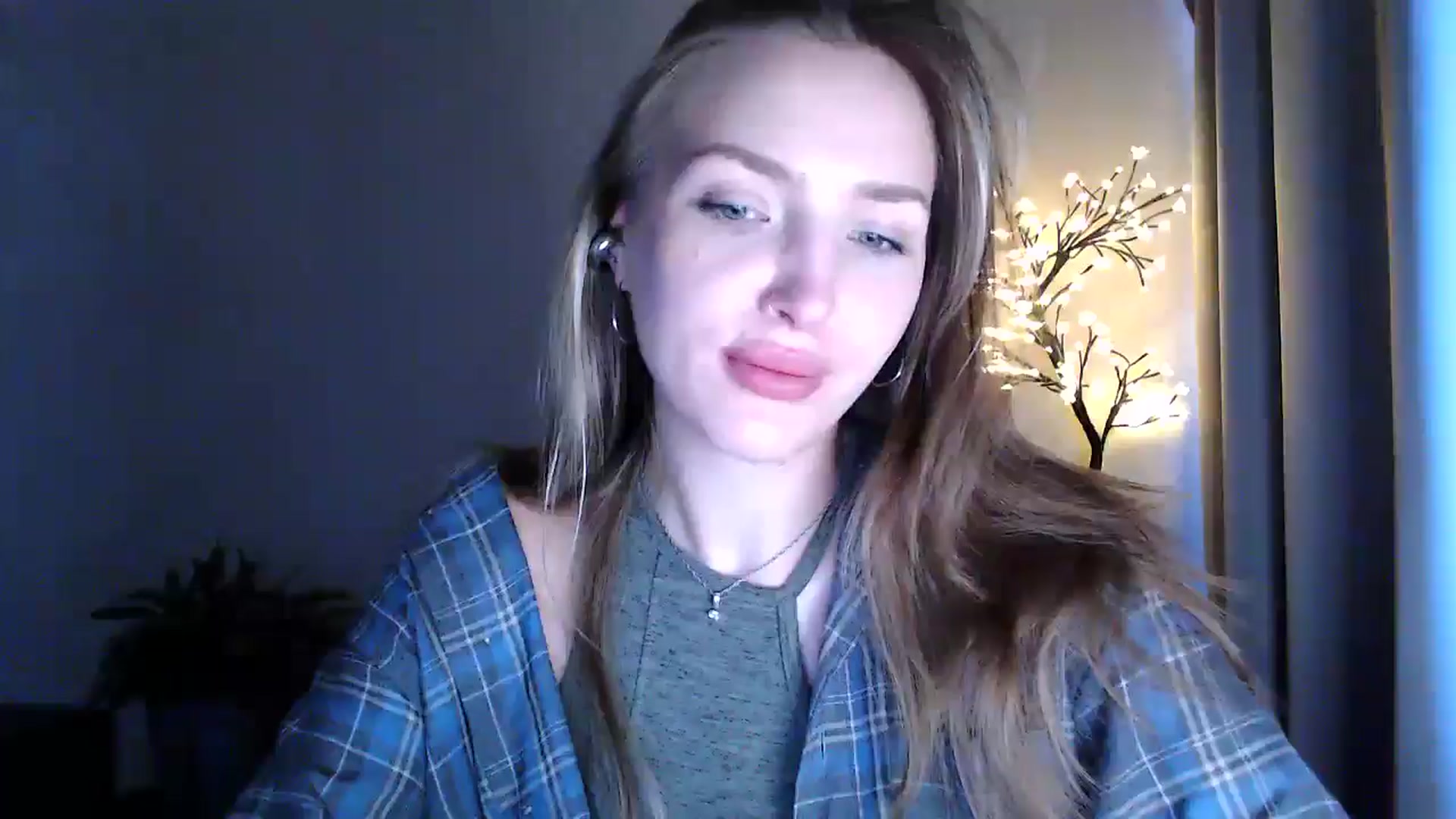 Gallery image thumbnail from My_Diana's myfreecams stream on, 07/12/2025, 15:07 image 16 of 20