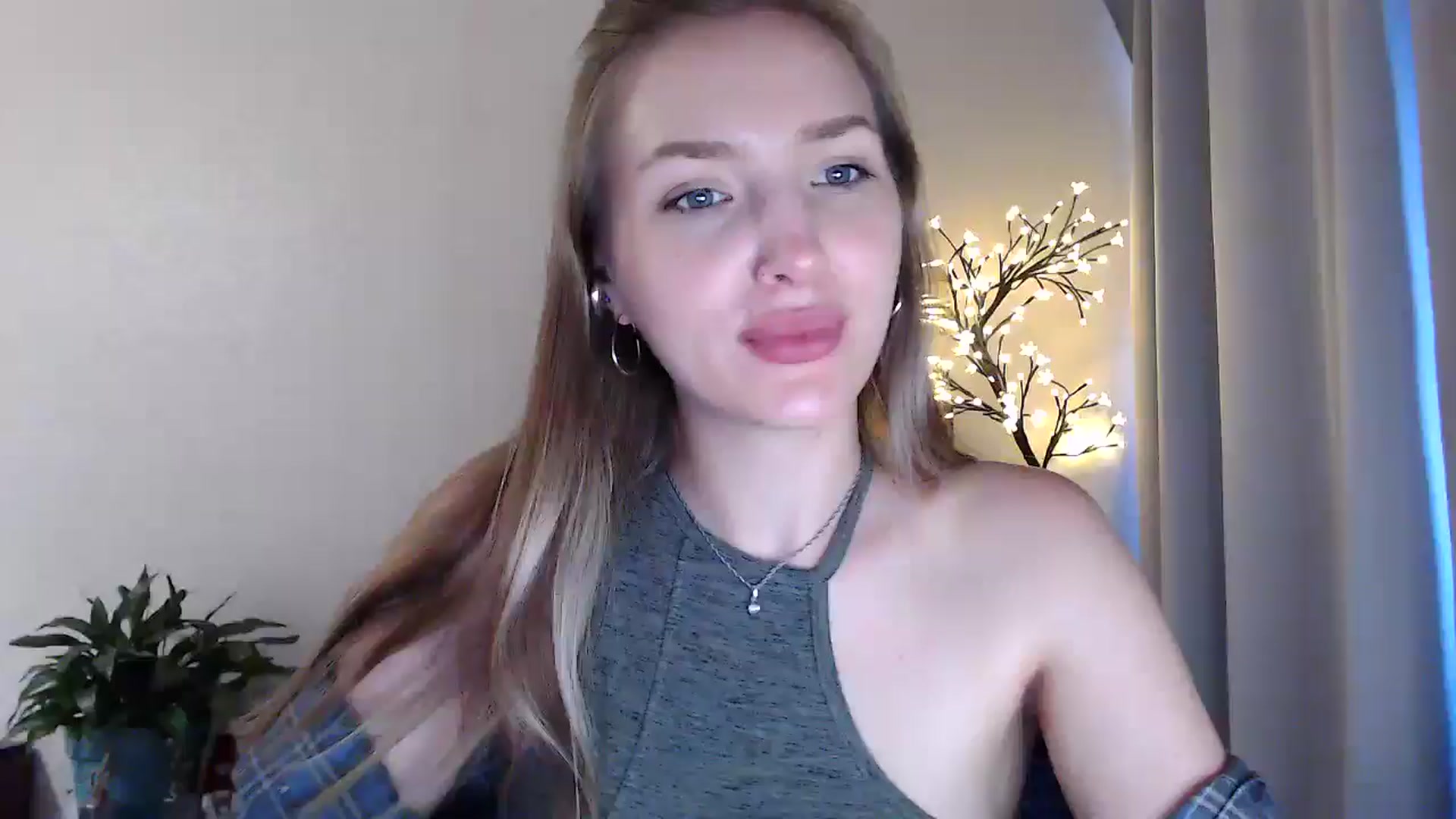 Gallery image thumbnail from My_Diana's myfreecams stream on, 07/12/2025, 15:07 image 9 of 20