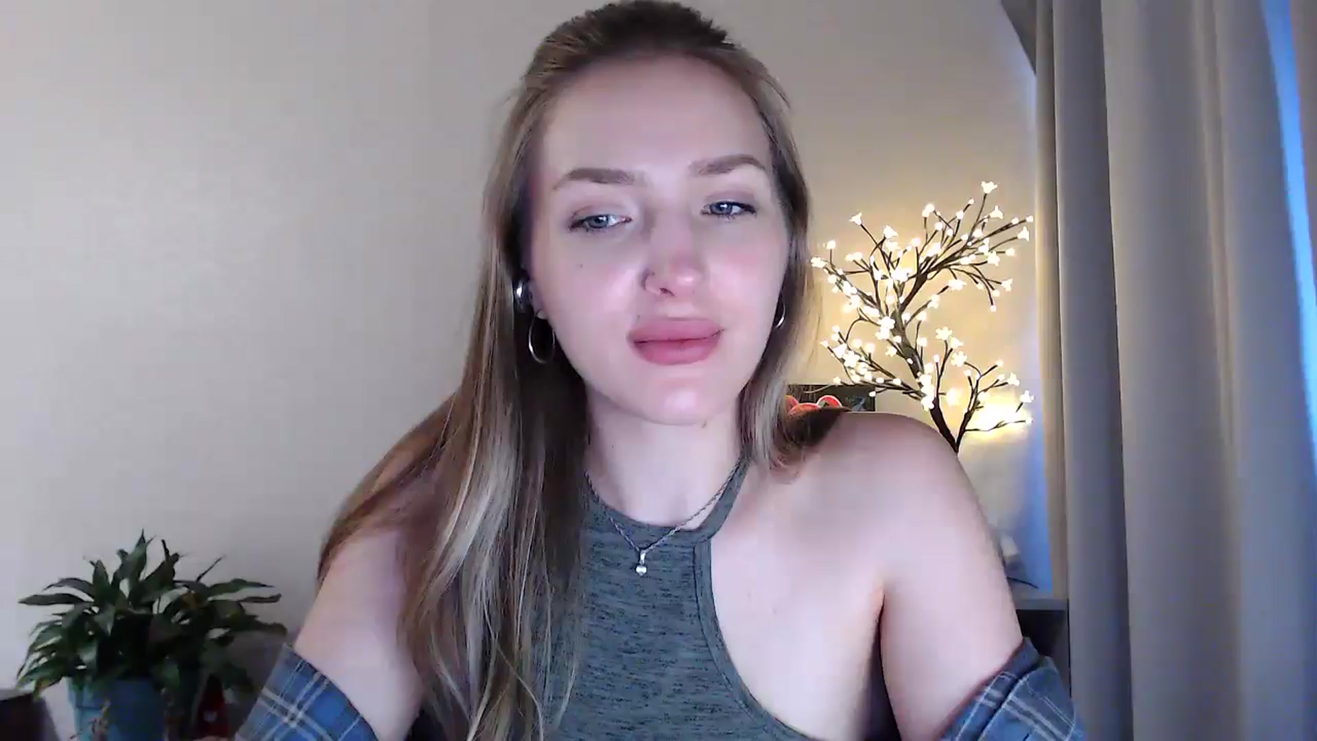 Gallery image thumbnail from My_Diana's myfreecams stream on, 07/12/2025, 15:07 image 10 of 20